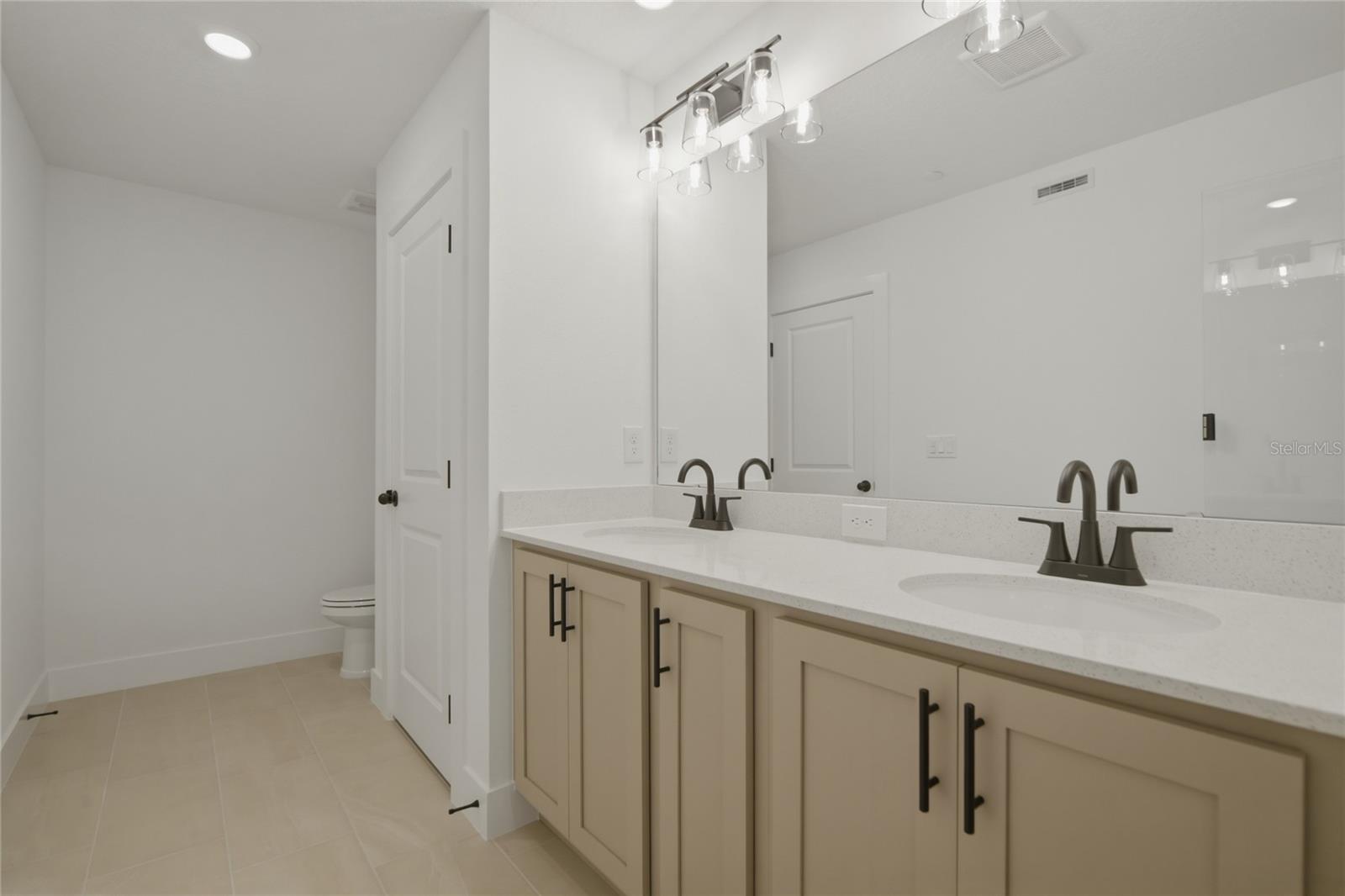 Image 30 of 36 For 15285 Hamlin Park Drive