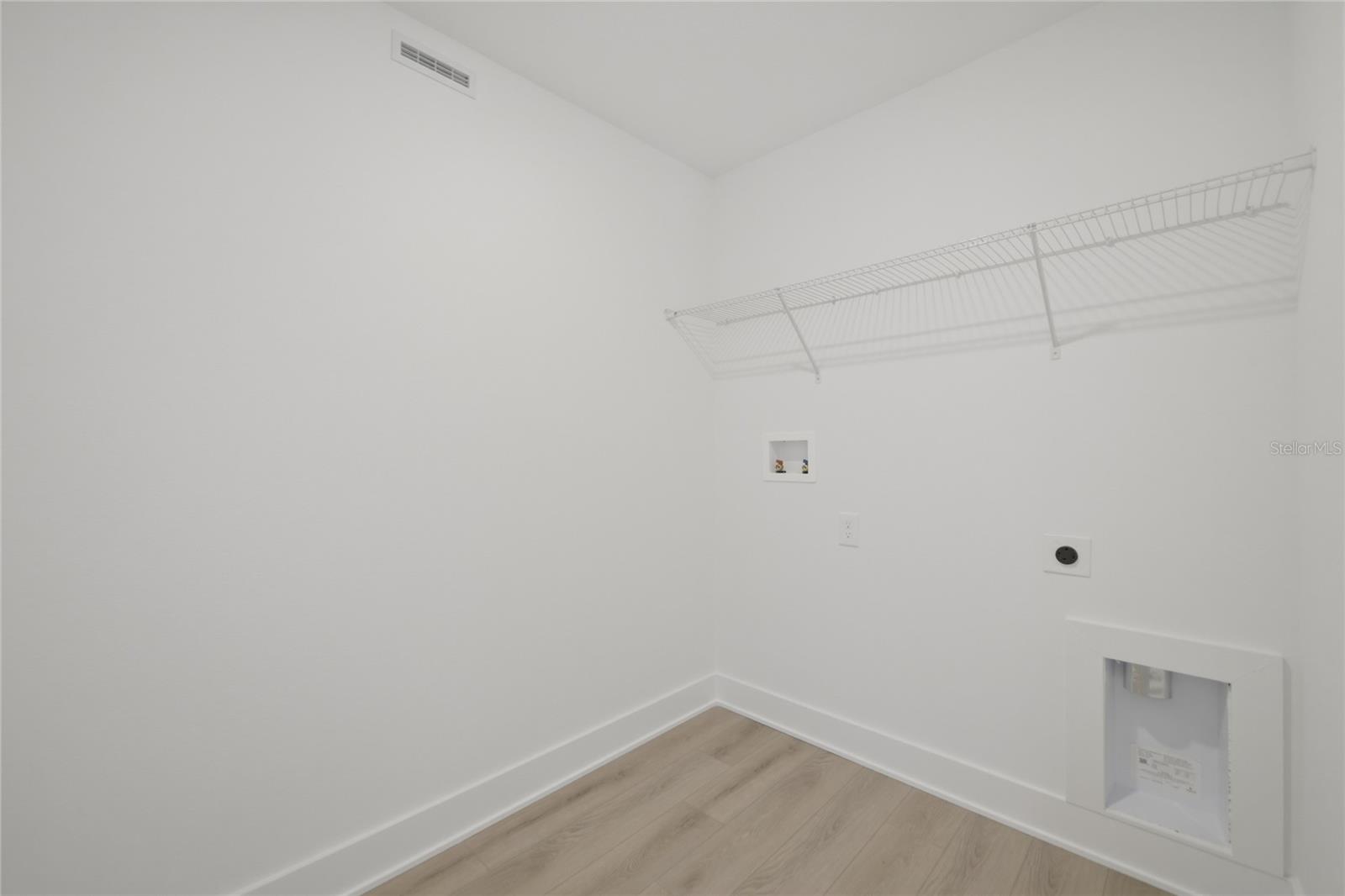 Image 32 of 36 For 15285 Hamlin Park Drive