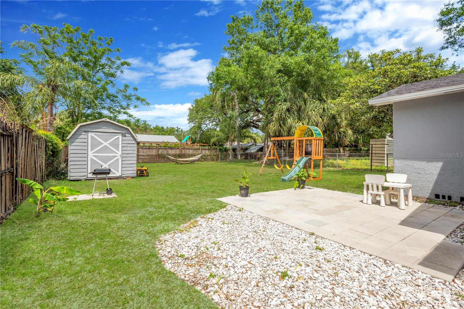 Image 11 of 18 For 1910 Henry Avenue