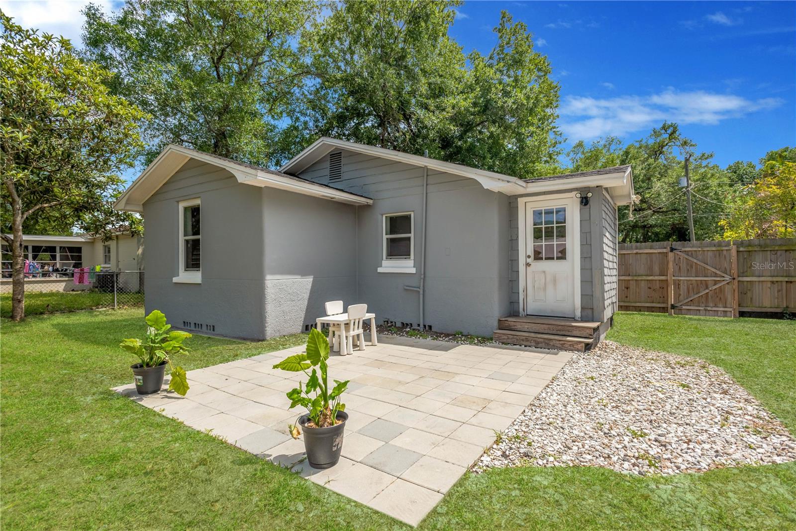 Image 17 of 18 For 1910 Henry Avenue