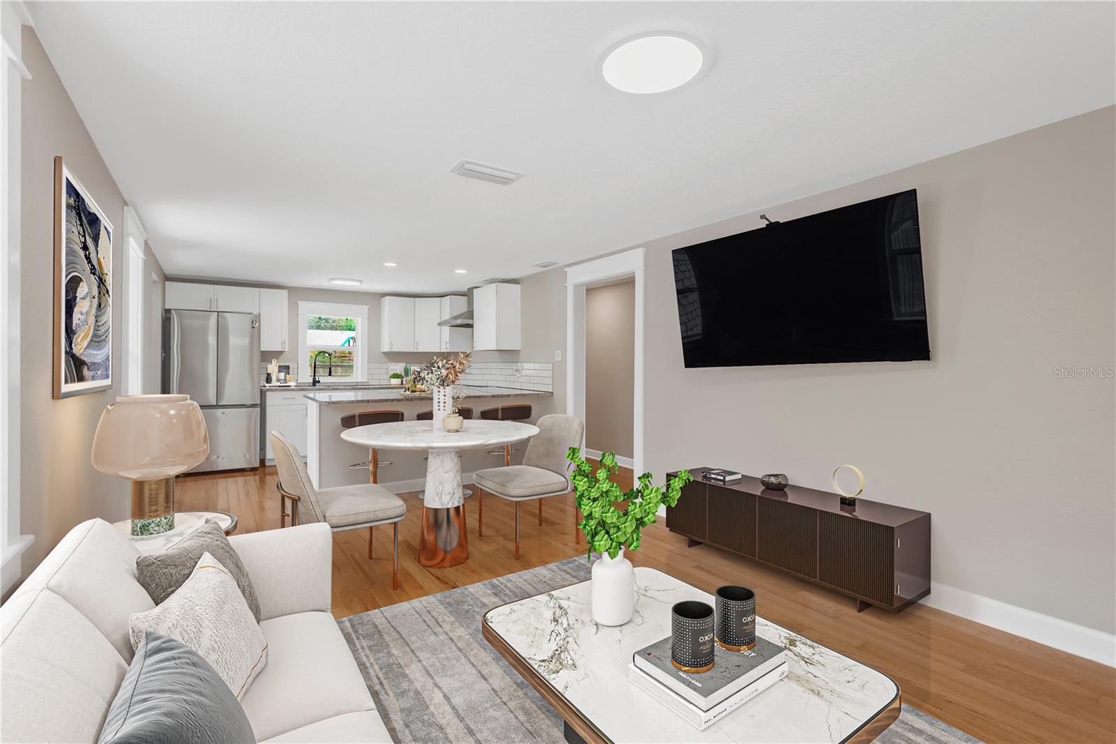 Image 2 of 18 For 1910 Henry Avenue