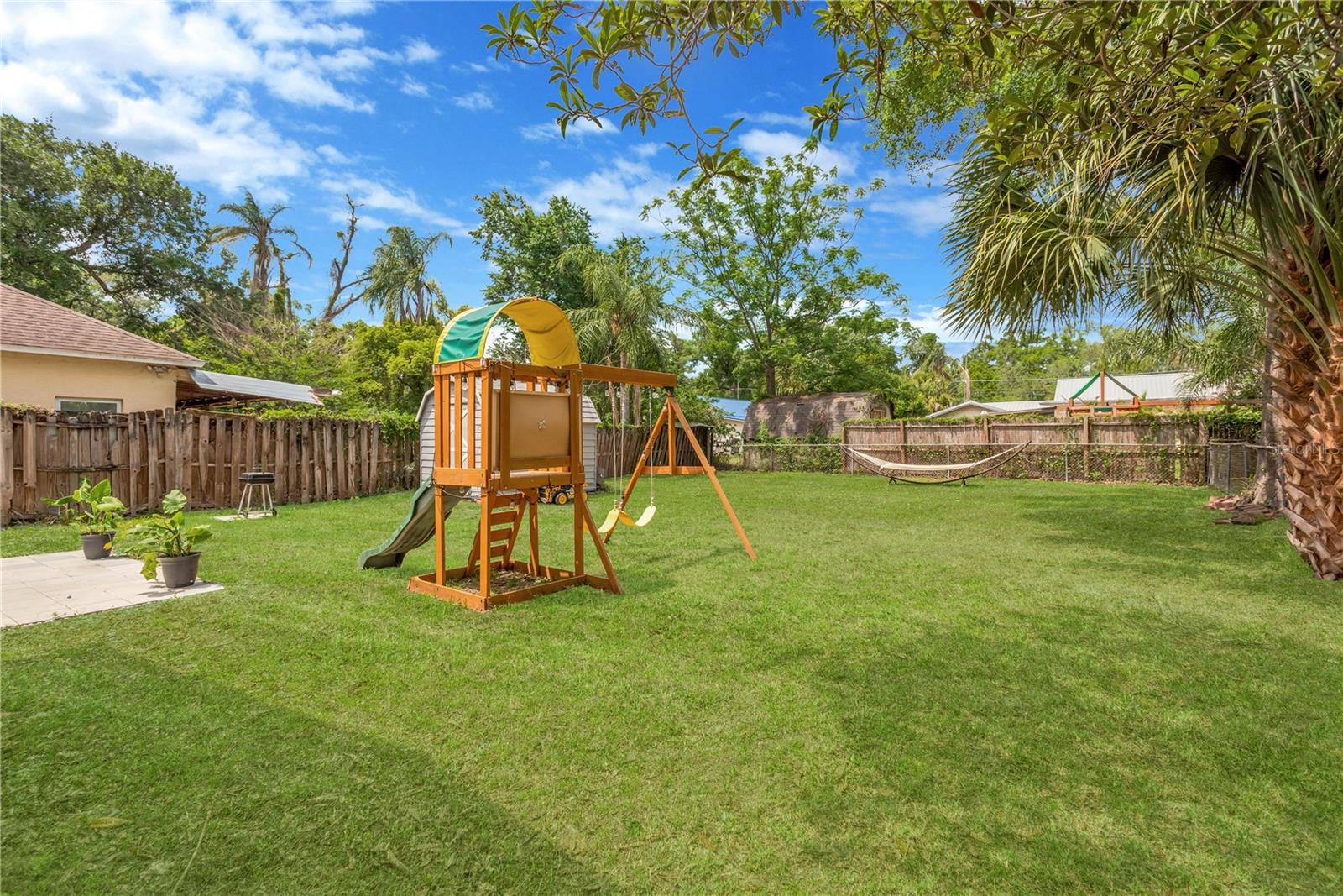 Image 7 of 18 For 1910 Henry Avenue