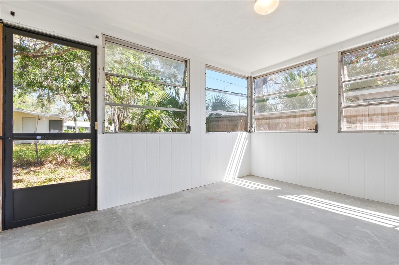 Image 20 of 22 For 4941 Amherst Court