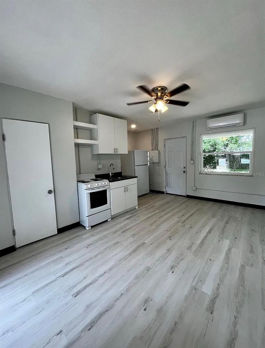 Image 3 of 8 For 707 Rosery Road Nw 2