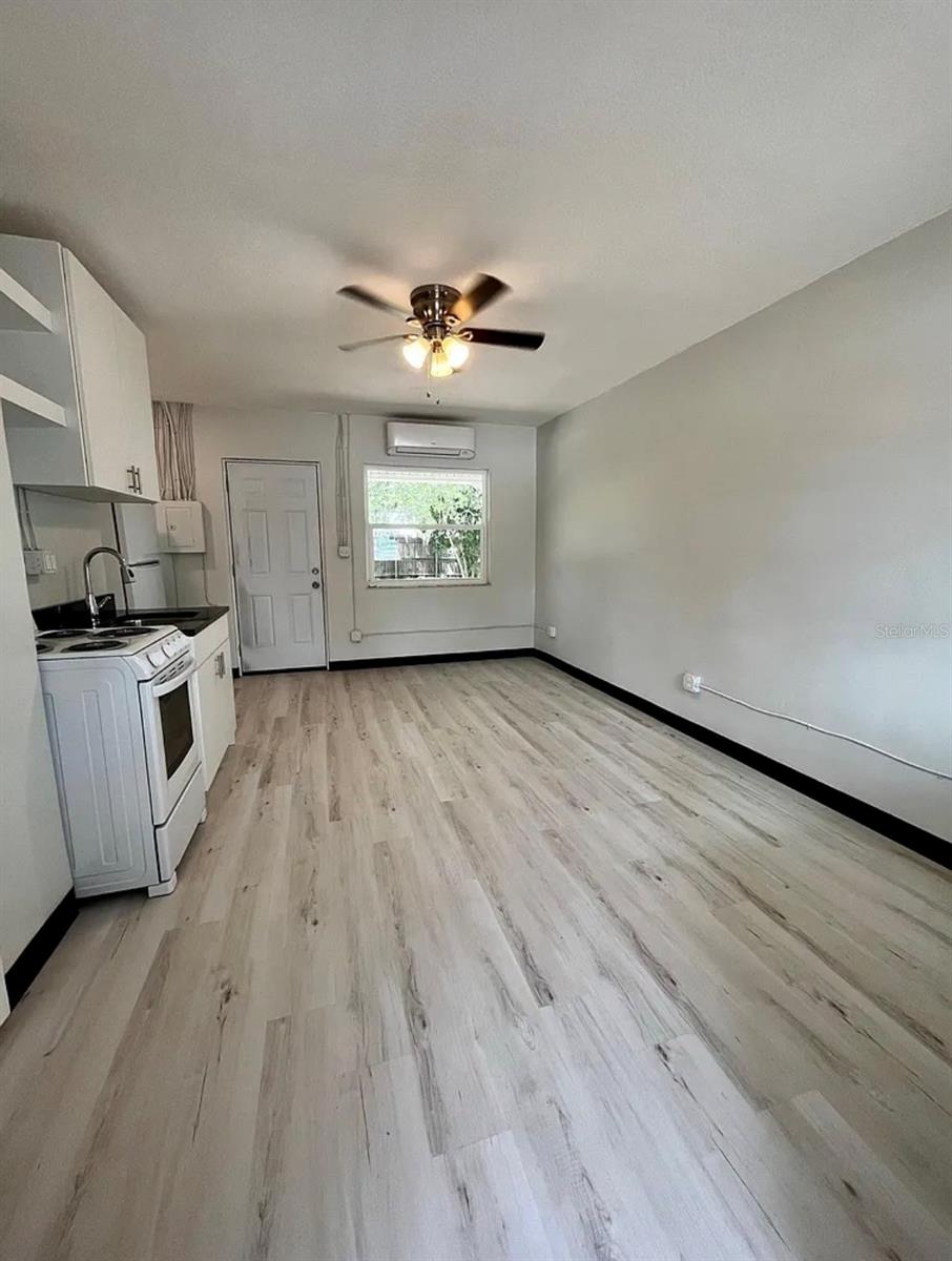 Image 5 of 8 For 707 Rosery Road Nw 2