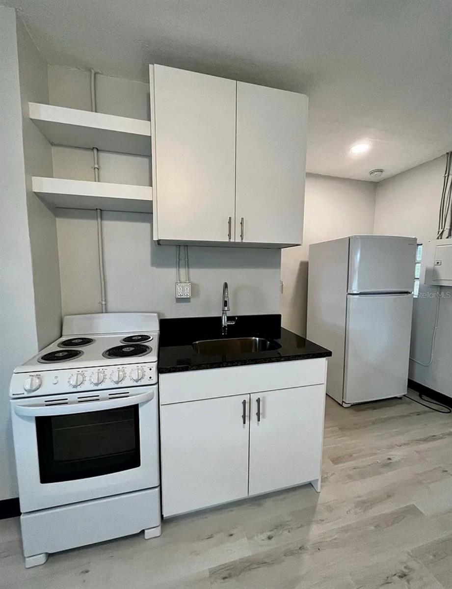 Image 6 of 8 For 707 Rosery Road Nw 2