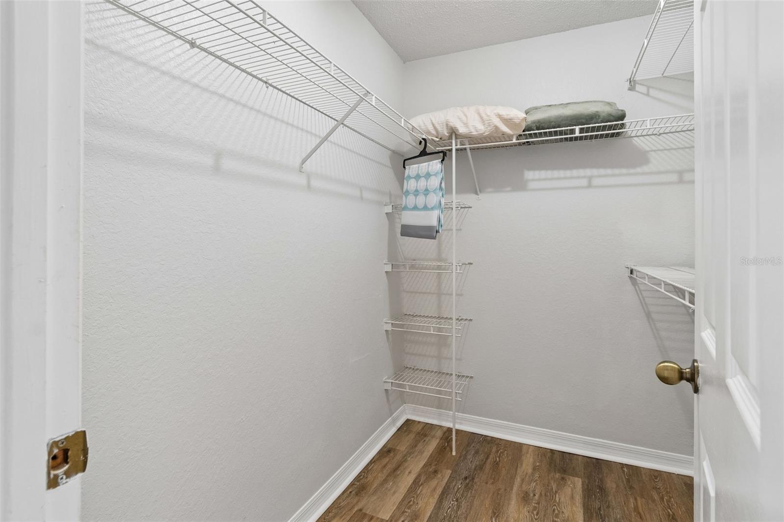 Image 16 of 39 For 18001 Richmond Place Drive 1030