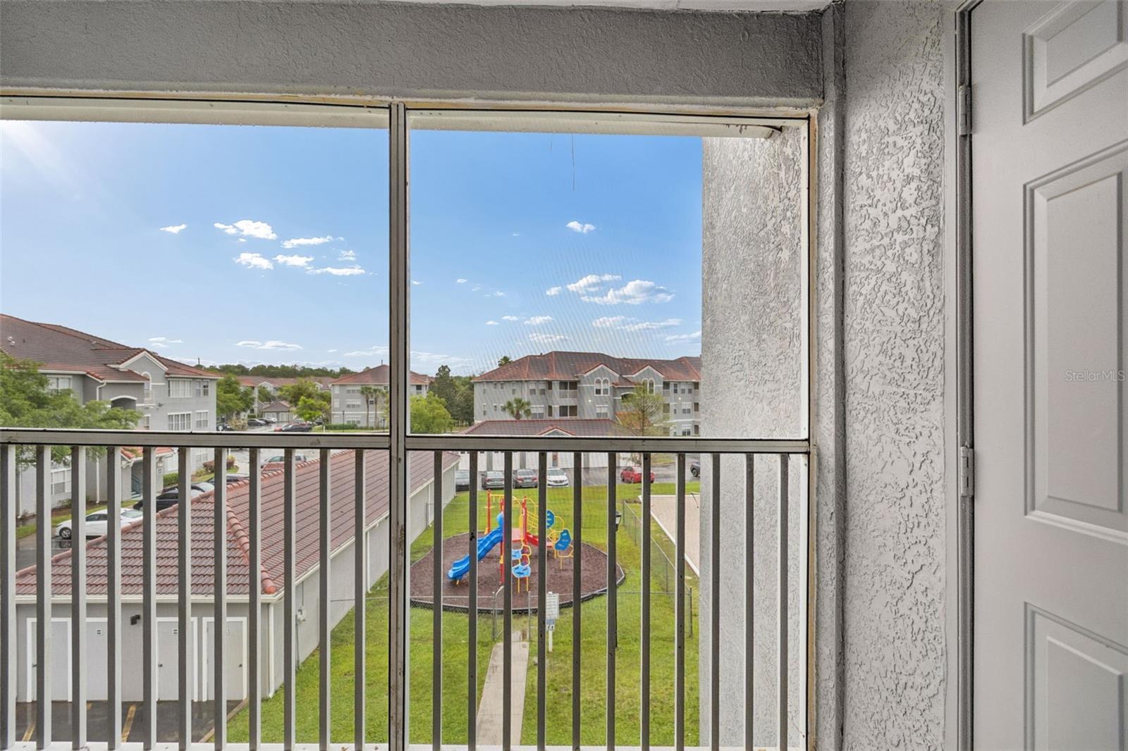 Image 18 of 39 For 18001 Richmond Place Drive 1030