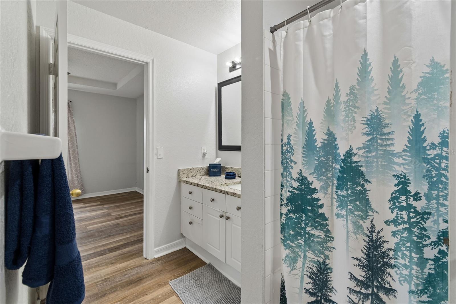 Image 25 of 39 For 18001 Richmond Place Drive 1030