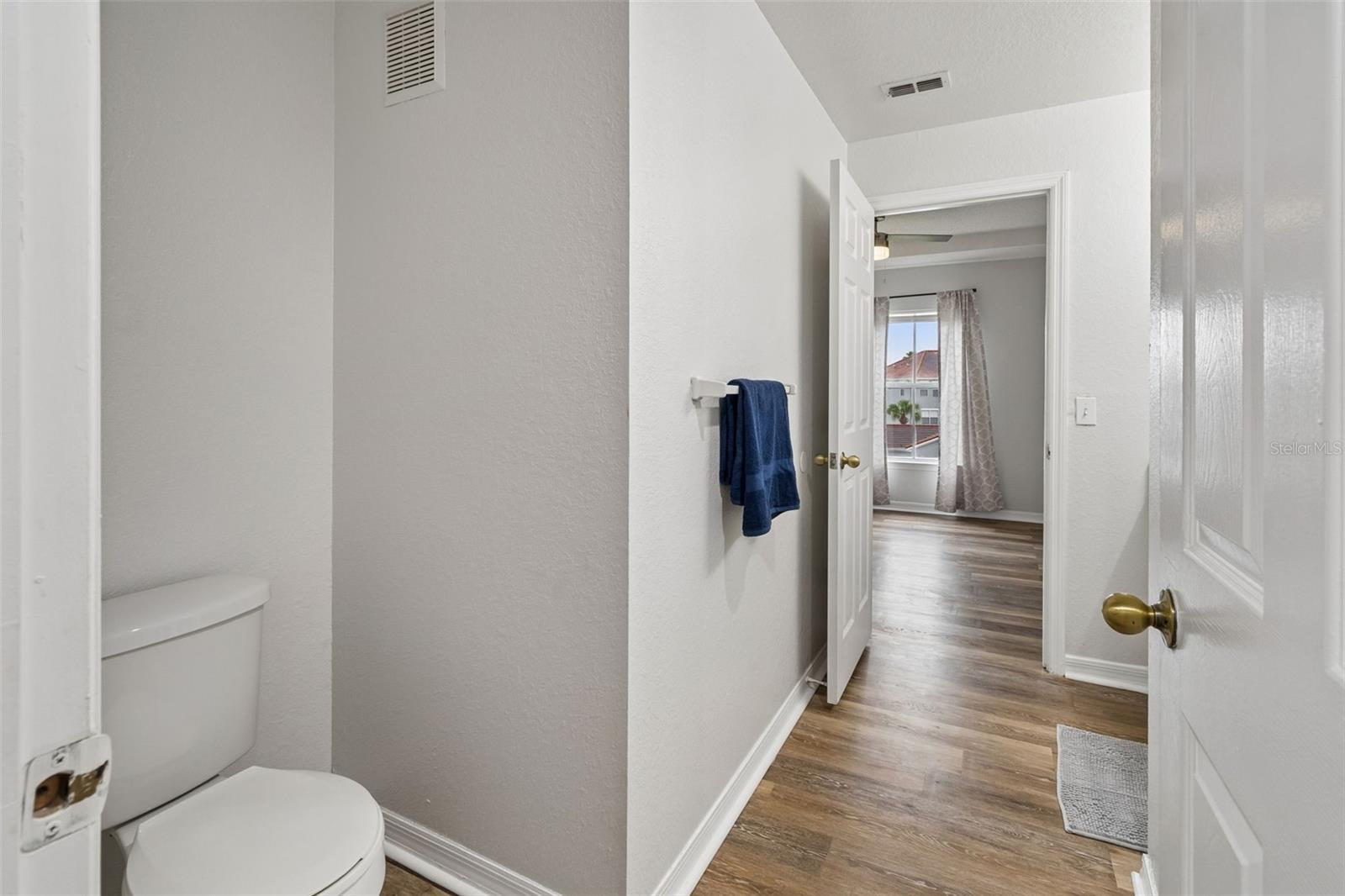 Image 26 of 39 For 18001 Richmond Place Drive 1030