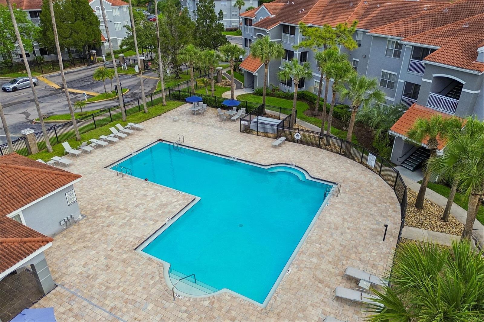 Image 36 of 39 For 18001 Richmond Place Drive 1030