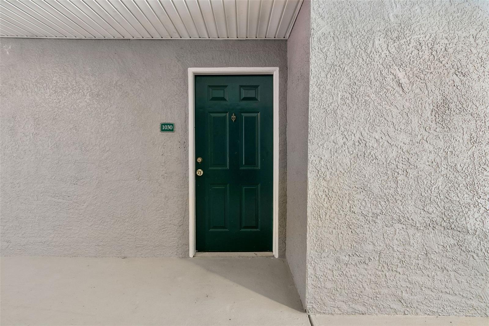 Image 4 of 39 For 18001 Richmond Place Drive 1030