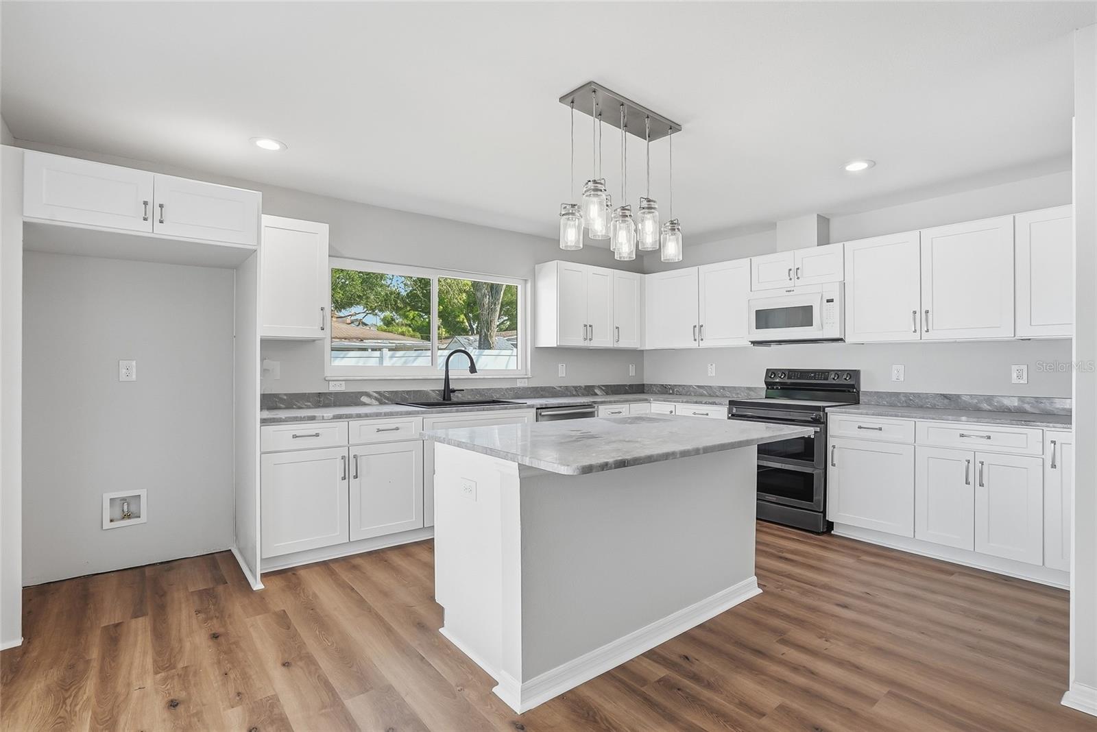 Image 13 of 38 For 3909 Carmen Street