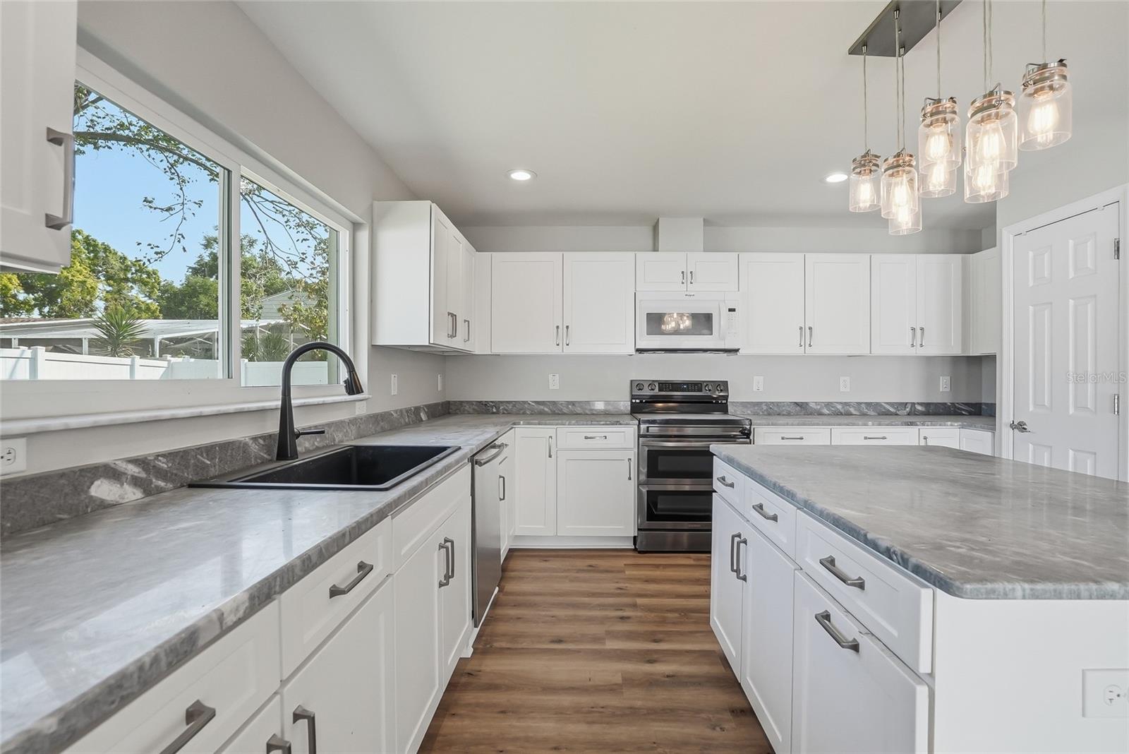 Image 16 of 38 For 3909 Carmen Street