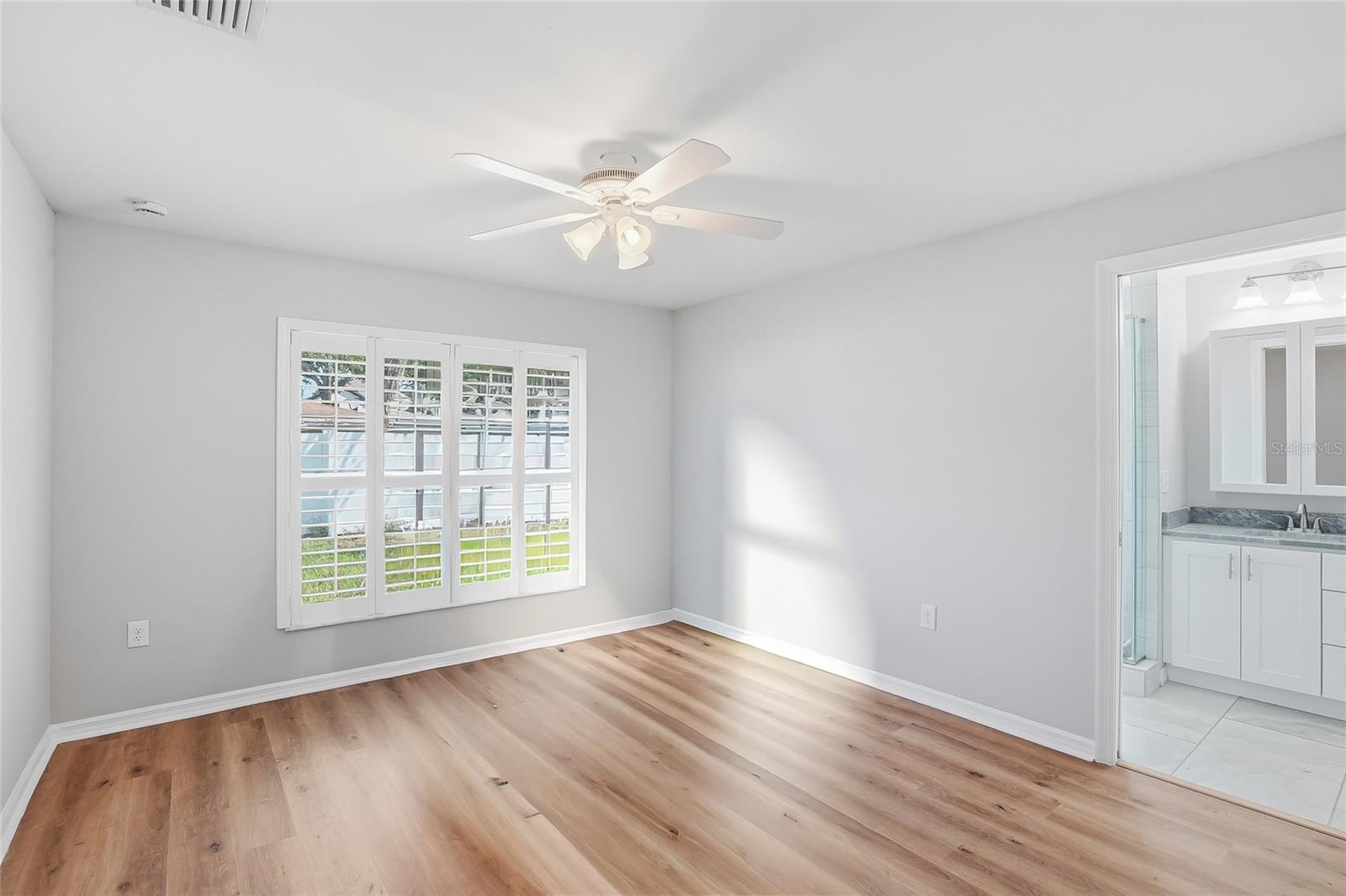 Image 22 of 38 For 3909 Carmen Street