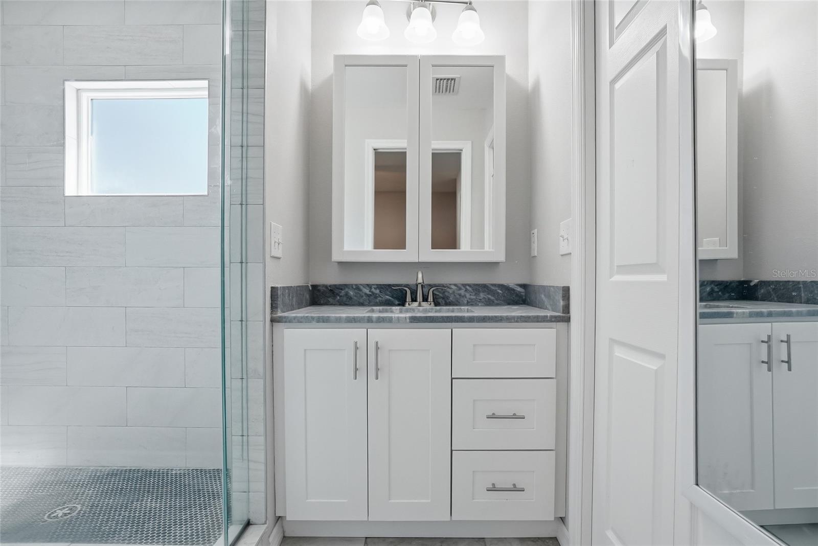 Image 24 of 38 For 3909 Carmen Street