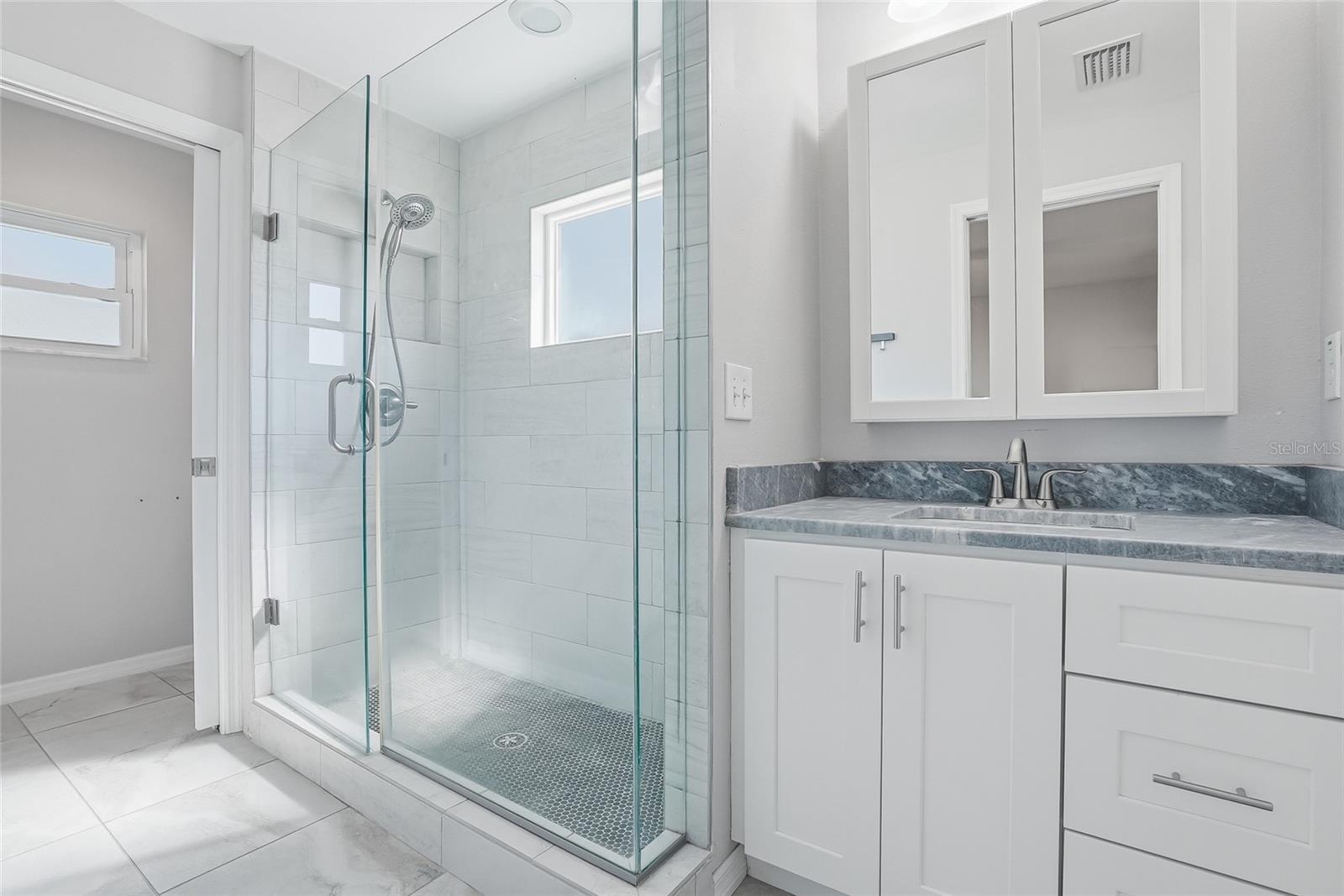 Image 25 of 38 For 3909 Carmen Street