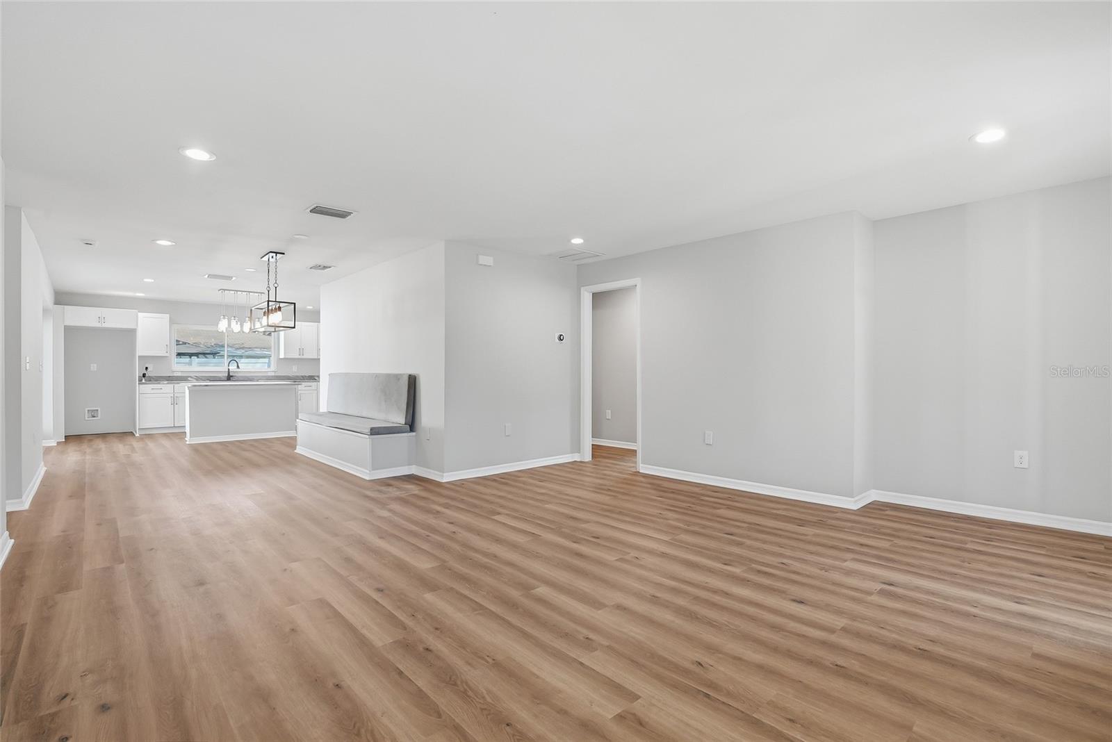 Image 7 of 38 For 3909 Carmen Street