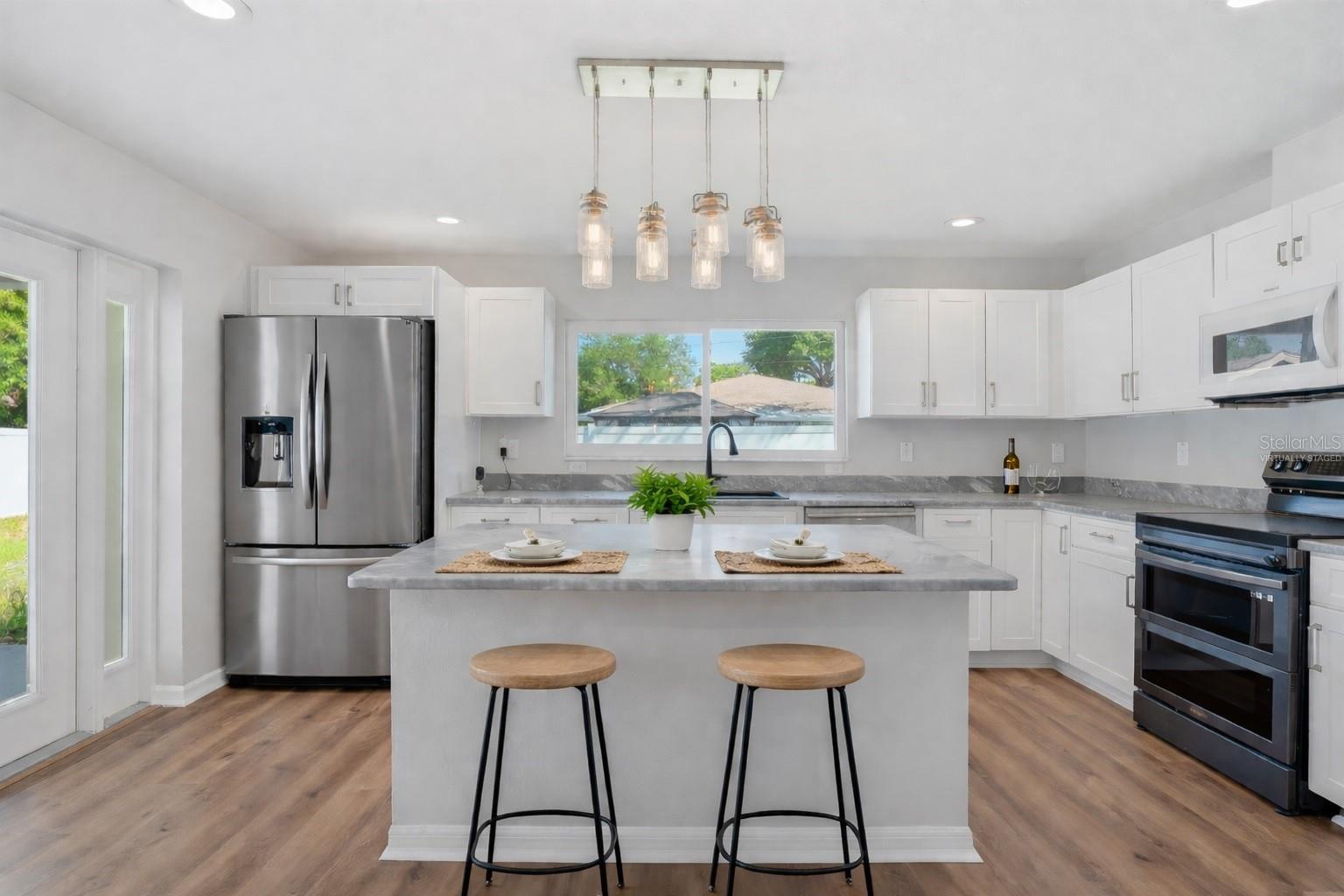 Image 8 of 38 For 3909 Carmen Street