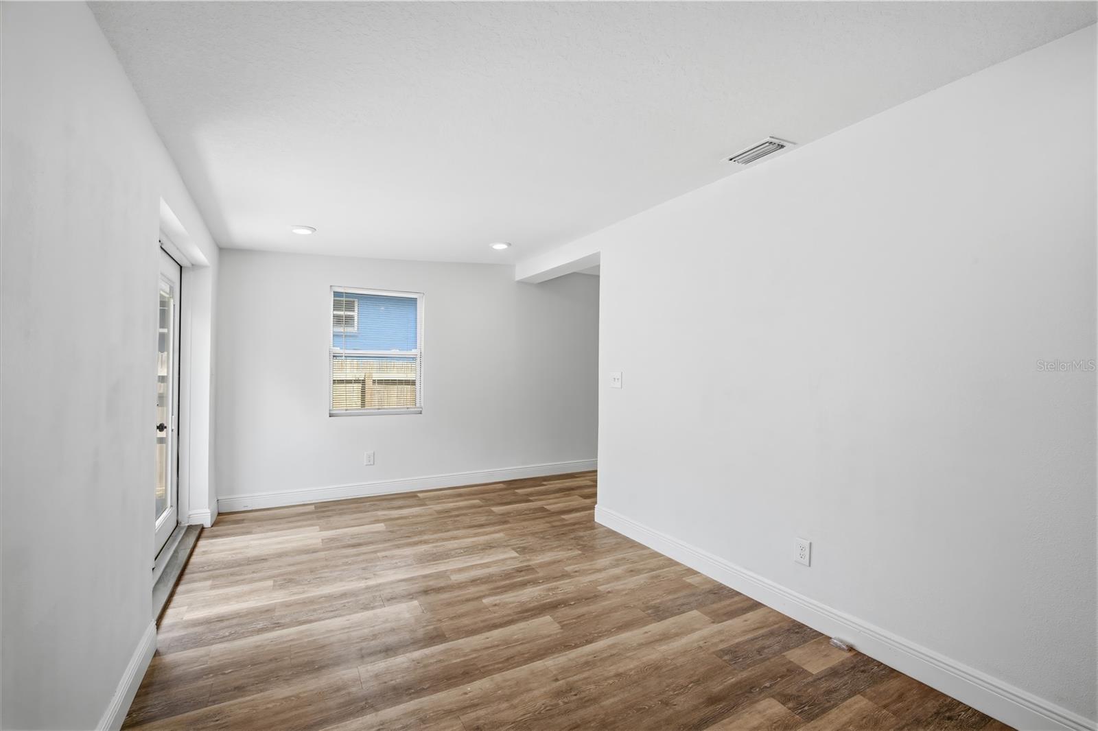 Image 12 of 22 For 38714 Island Avenue