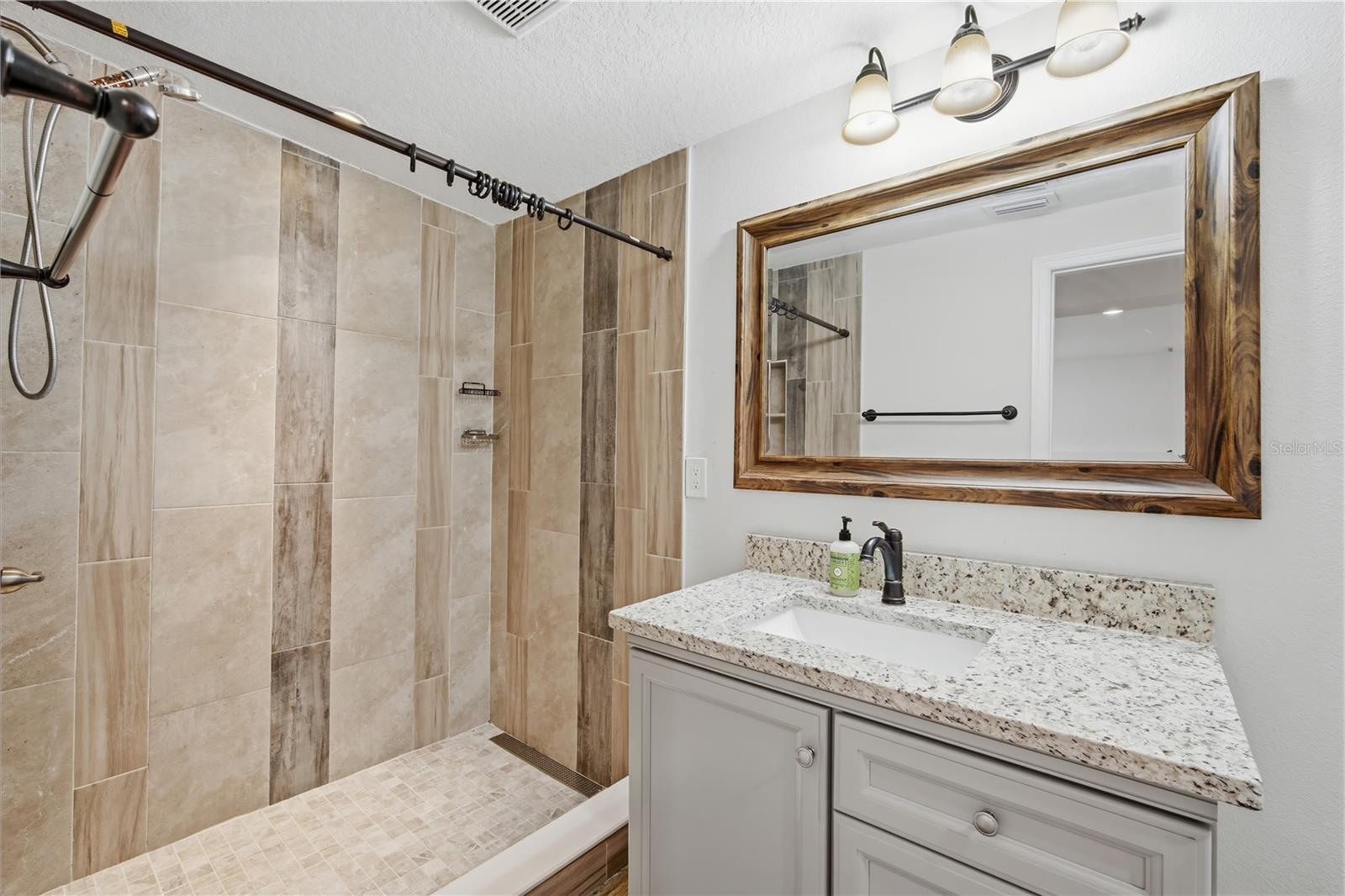 Image 17 of 22 For 38714 Island Avenue