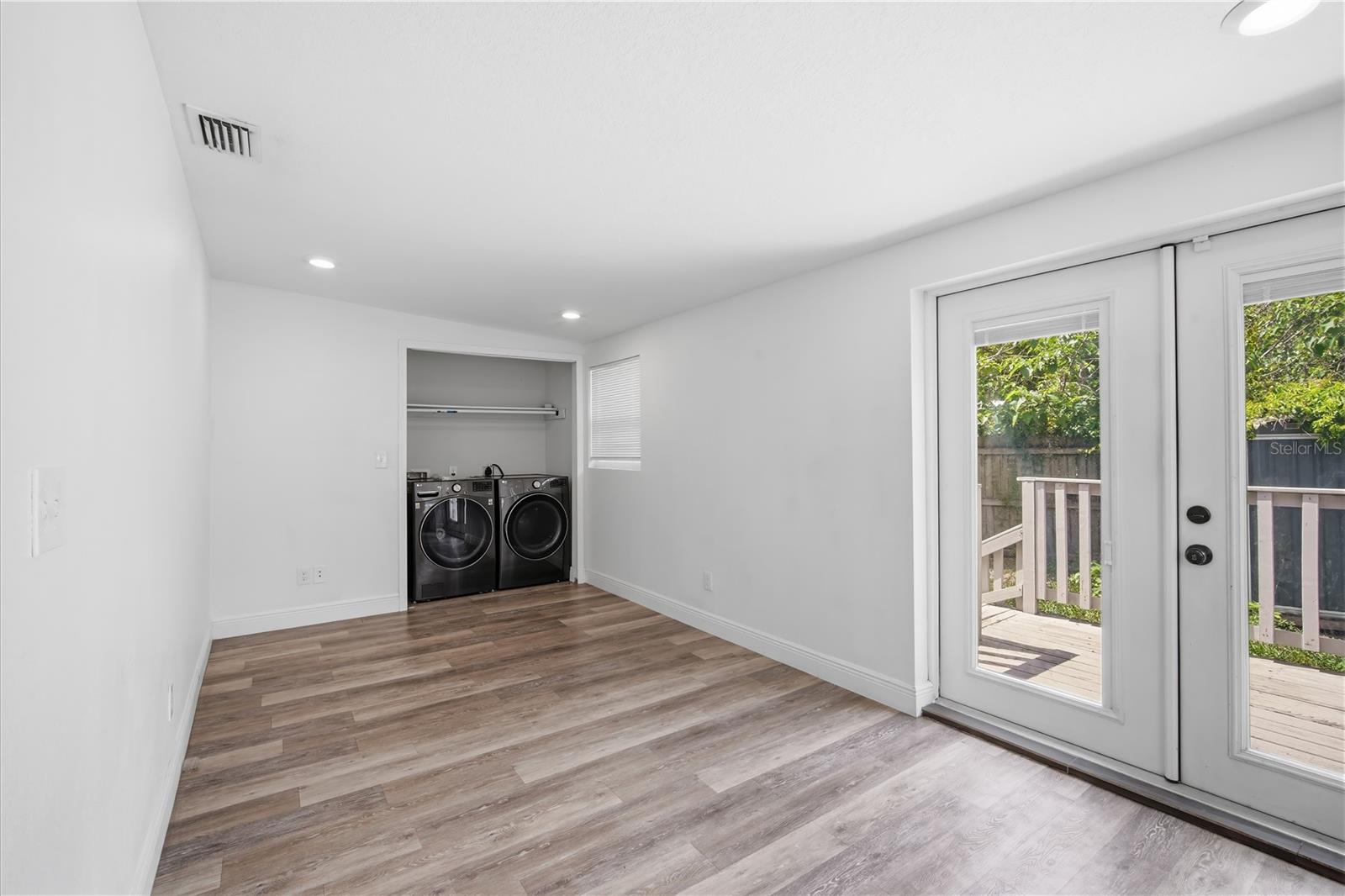 Image 18 of 22 For 38714 Island Avenue