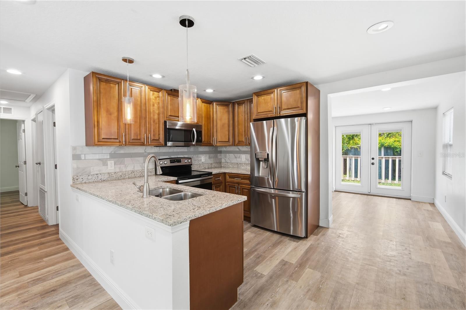 Image 8 of 22 For 38714 Island Avenue