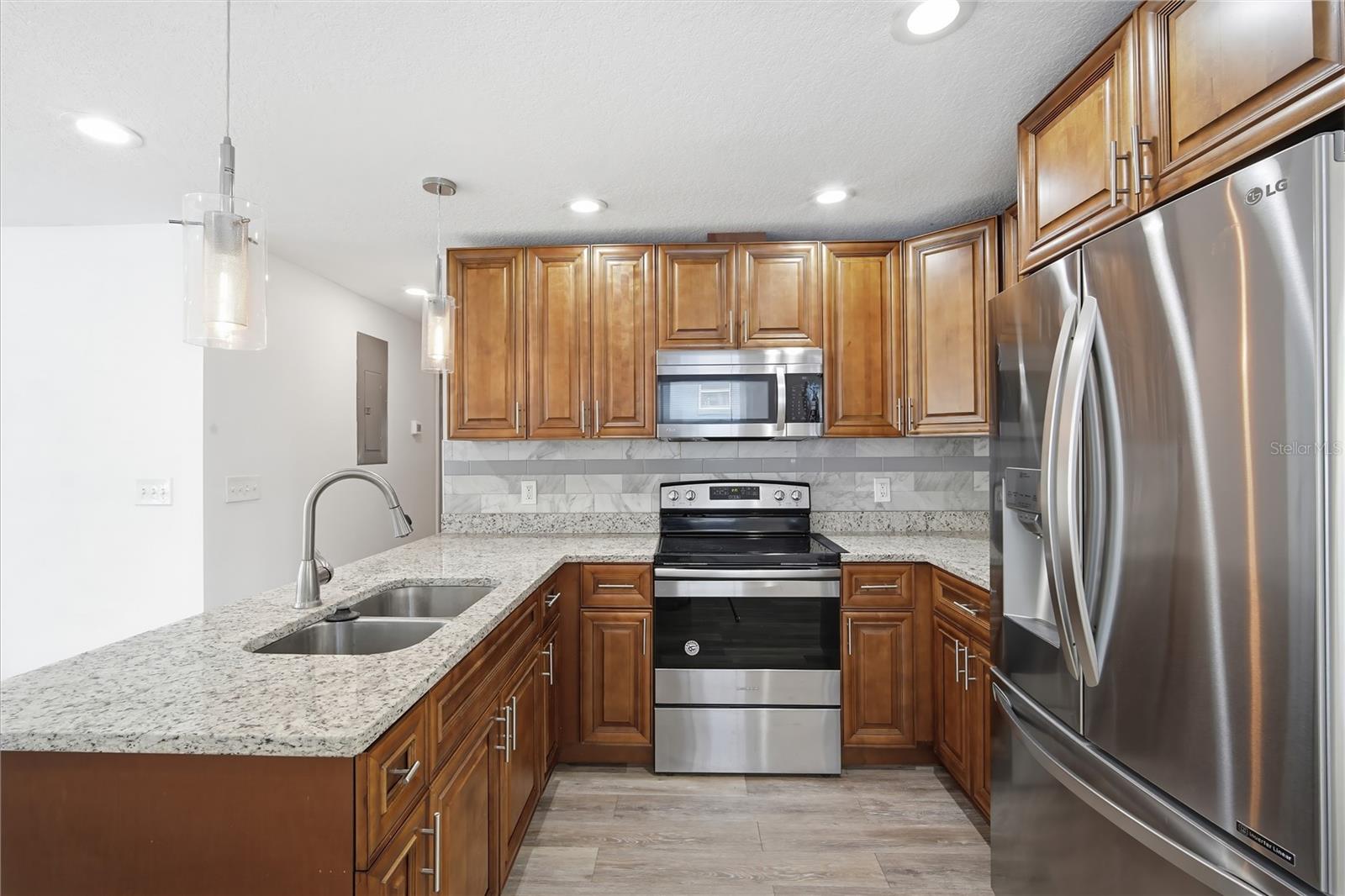 Image 9 of 22 For 38714 Island Avenue