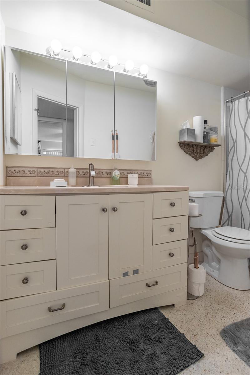 Image 17 of 38 For 250 Rosery Road Nw 298