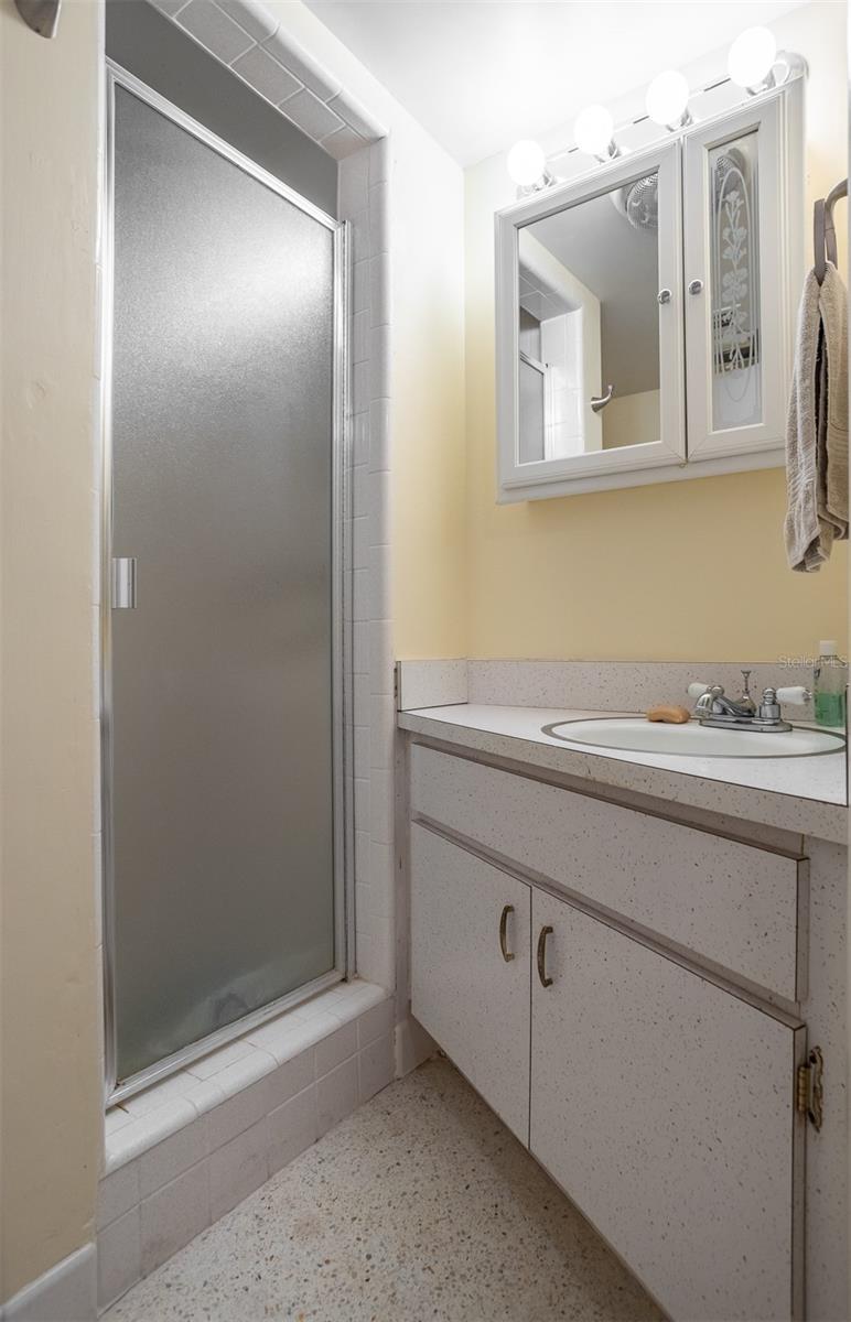 Image 20 of 38 For 250 Rosery Road Nw 298