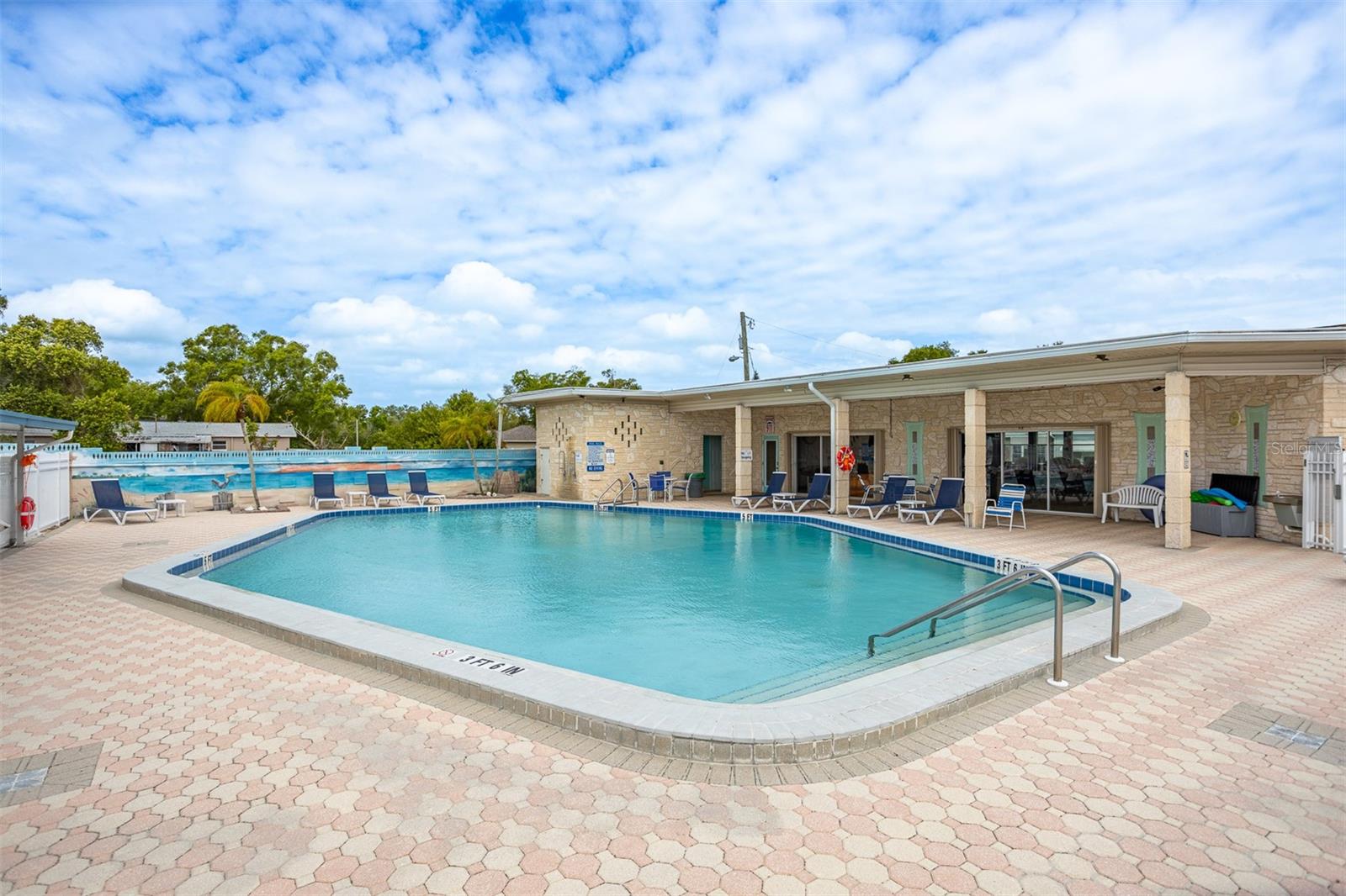 Image 24 of 38 For 250 Rosery Road Nw 298