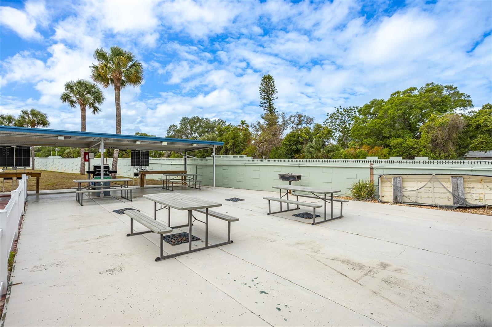 Image 30 of 38 For 250 Rosery Road Nw 298