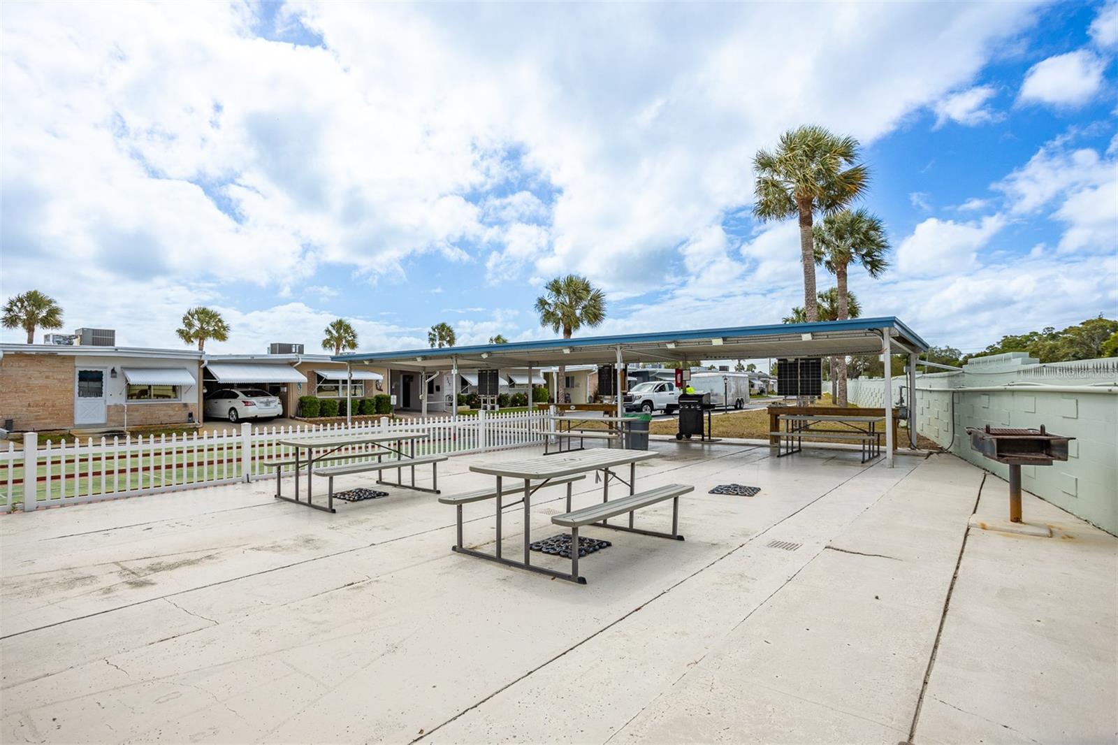 Image 31 of 38 For 250 Rosery Road Nw 298