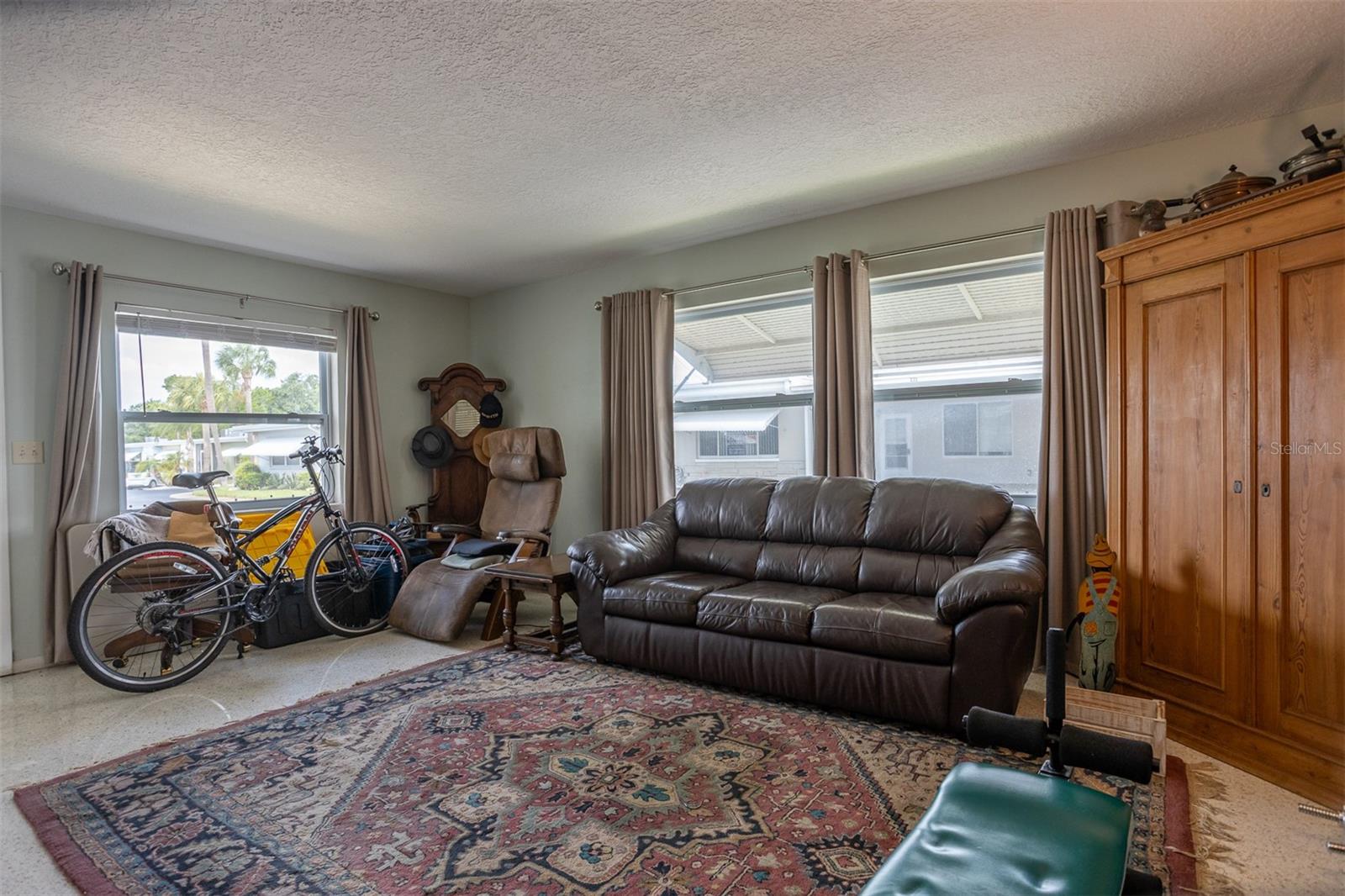 Image 6 of 38 For 250 Rosery Road Nw 298