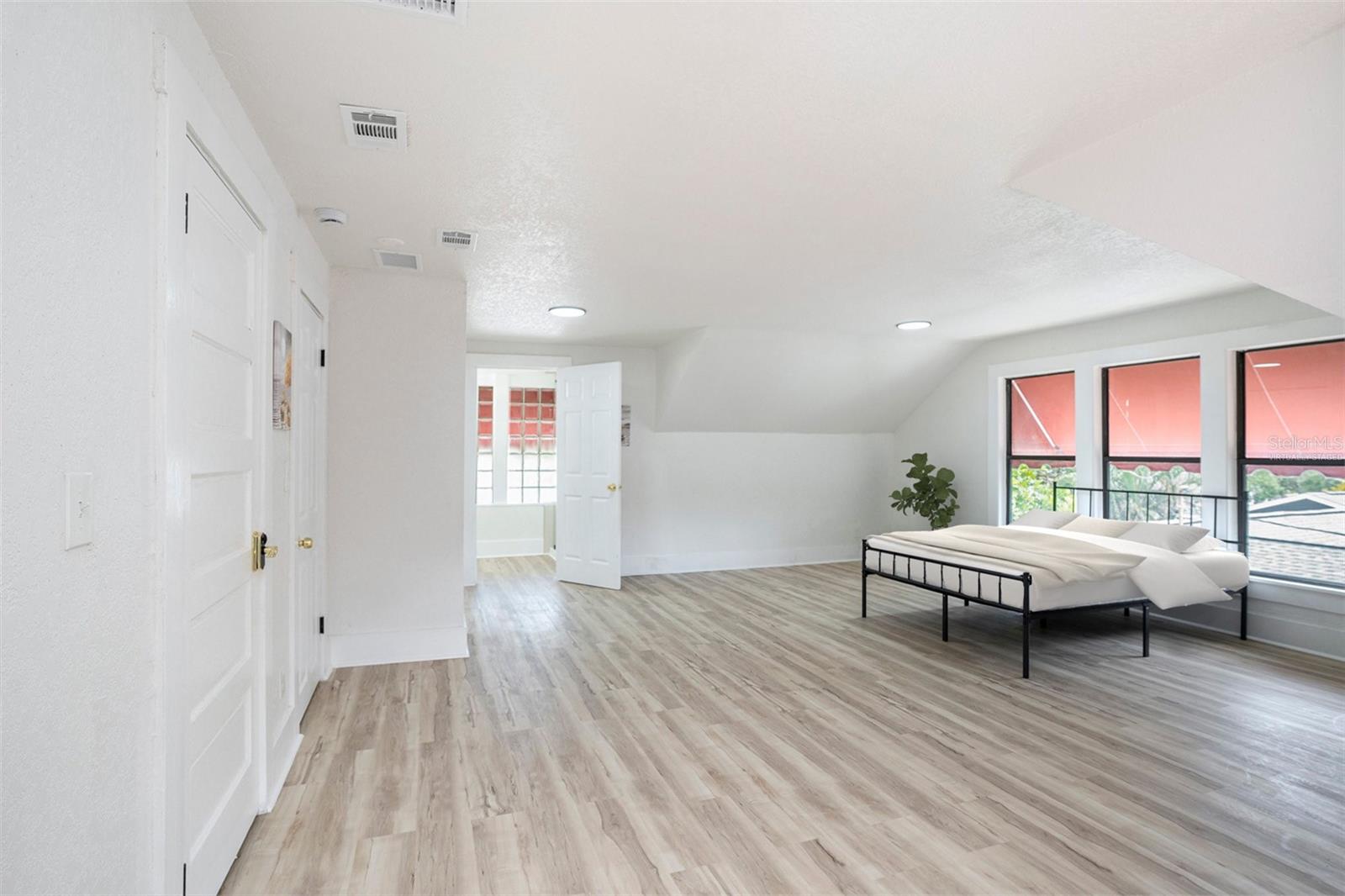 Image 6 of 14 For 11630 79th Avenue