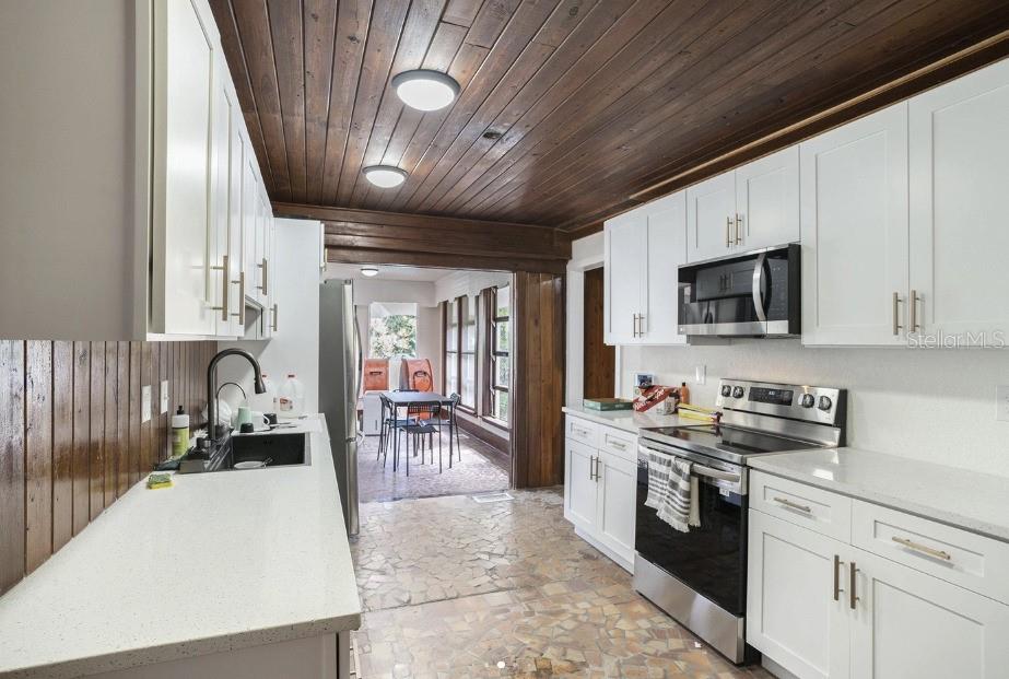 Image 8 of 14 For 11630 79th Avenue