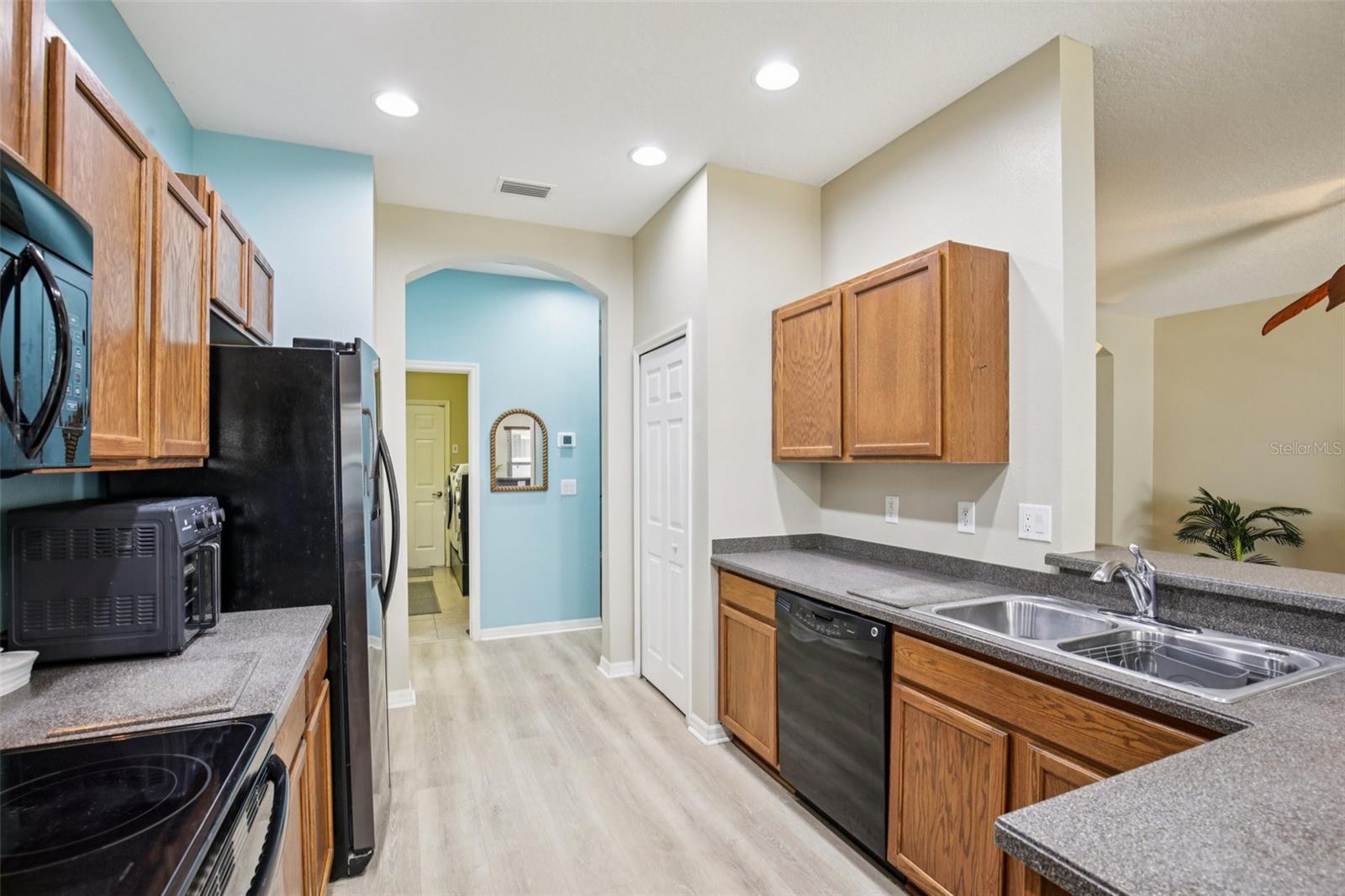 Image 13 of 57 For 319 19th Street Nw