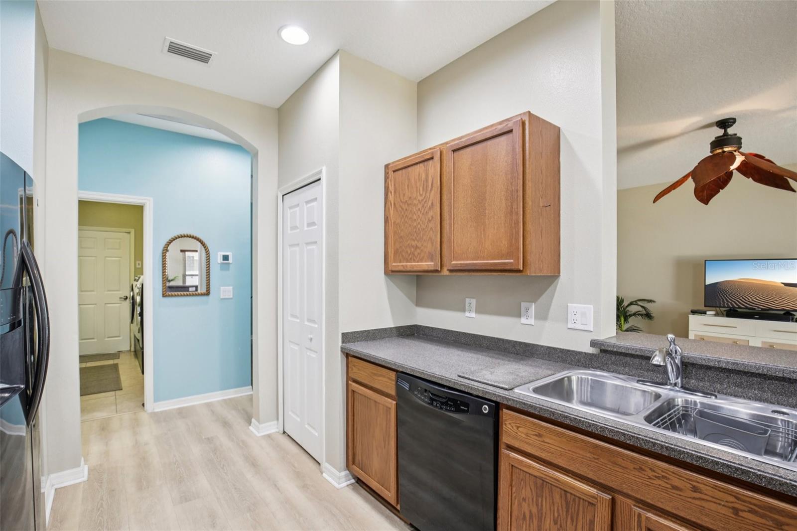 Image 15 of 57 For 319 19th Street Nw