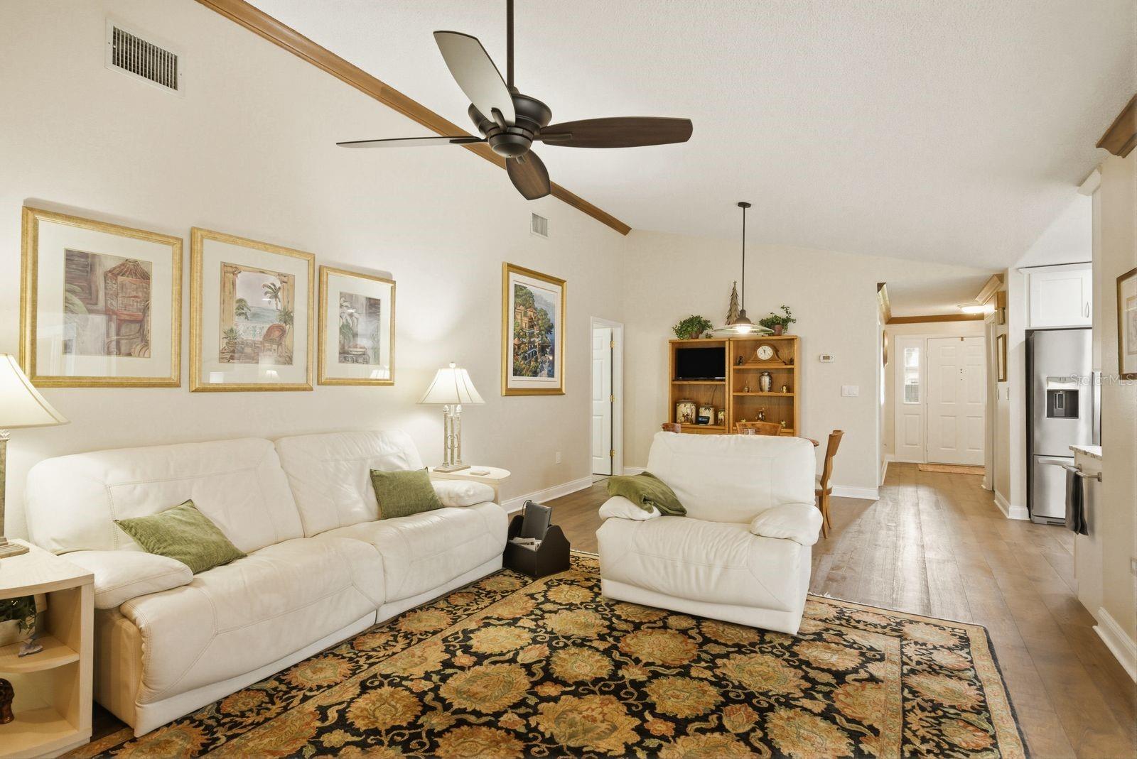 Listing photo id 13 for 1736 Pine Hill Court