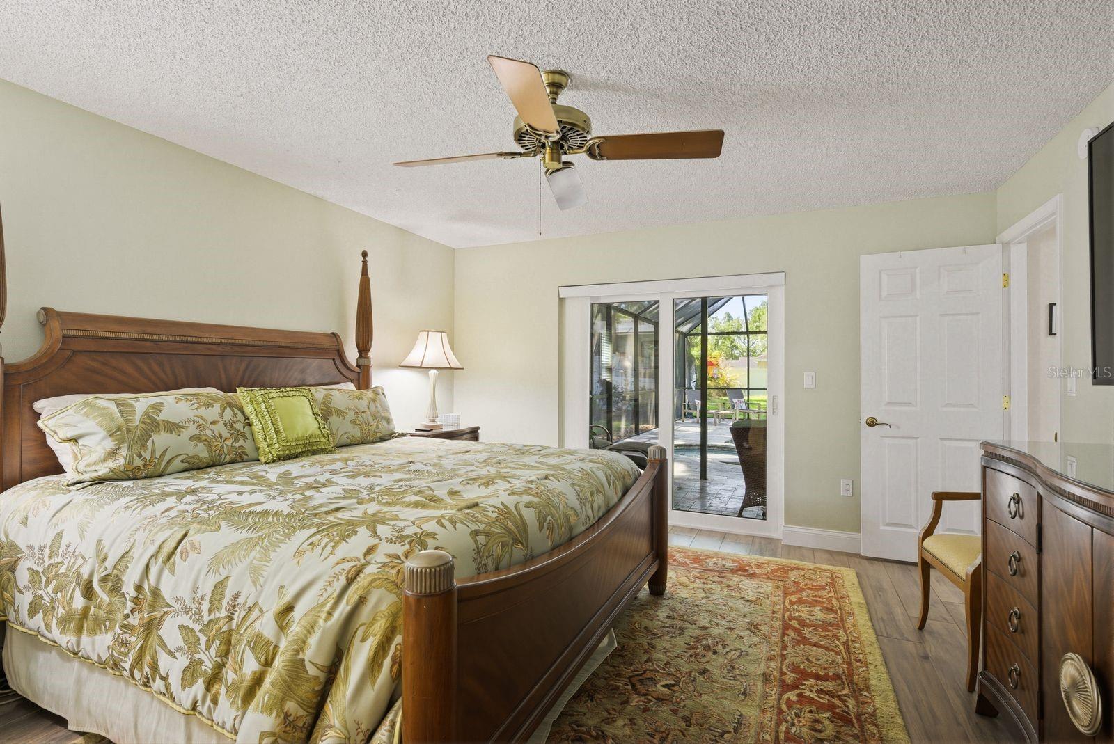 Listing photo id 15 for 1736 Pine Hill Court