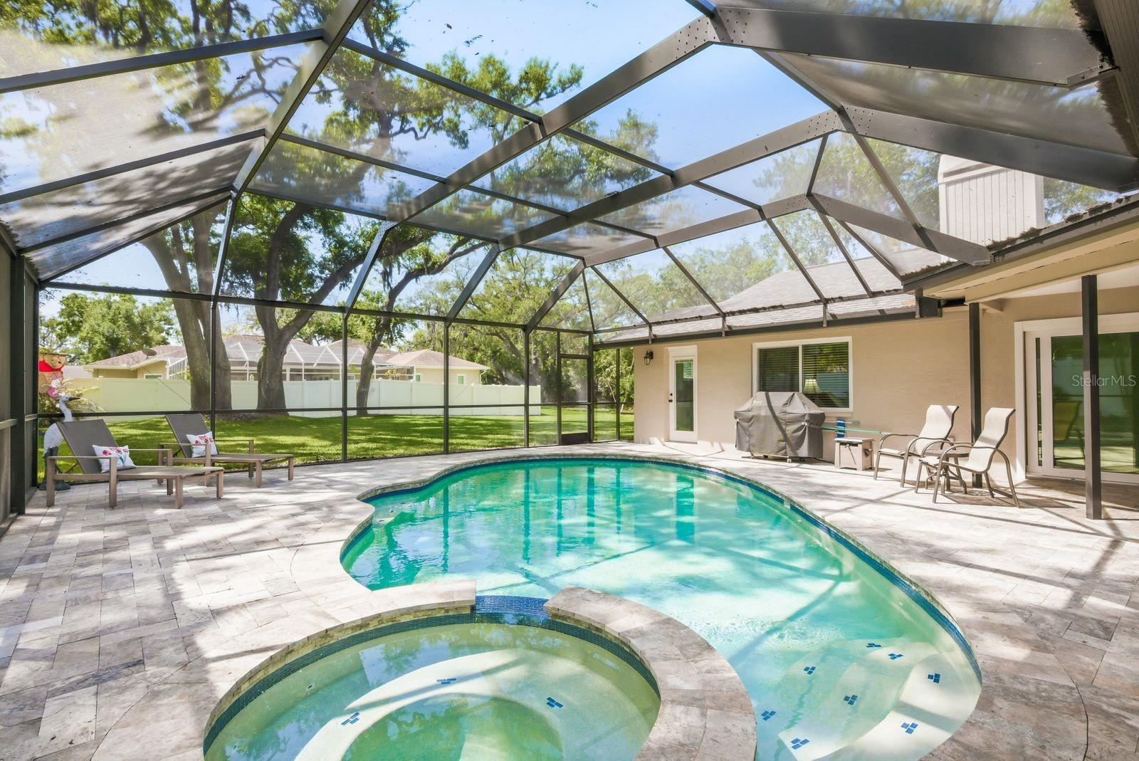 Listing photo id 0 for 1736 Pine Hill Court