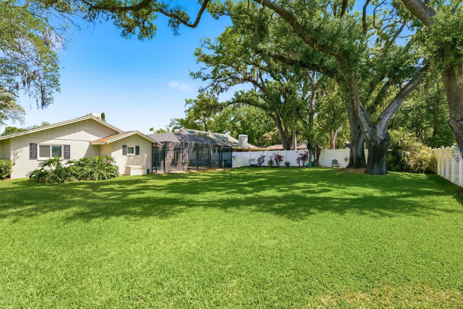 Listing photo id 1 for 1736 Pine Hill Court