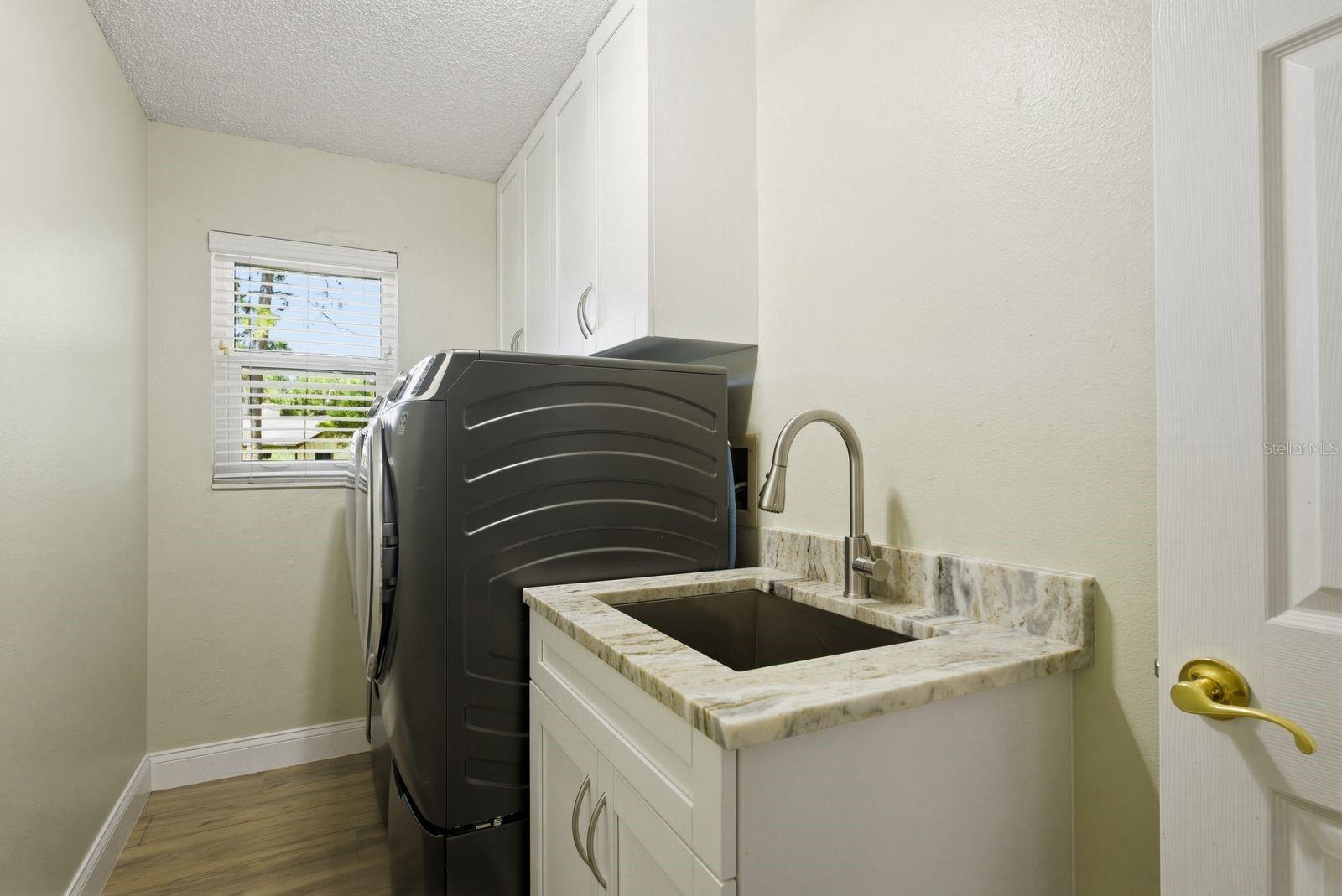 Listing photo id 47 for 1736 Pine Hill Court