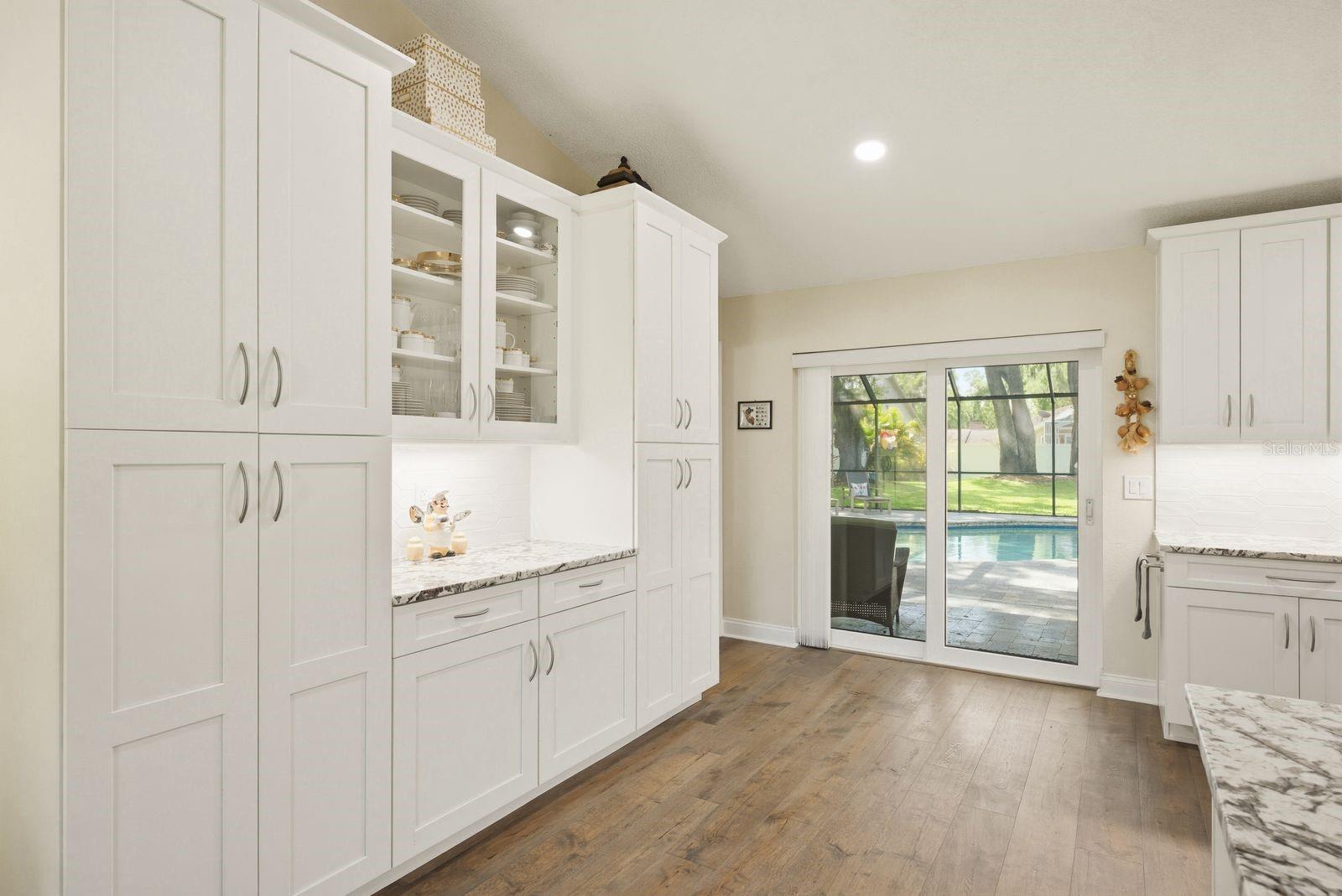 Listing photo id 5 for 1736 Pine Hill Court