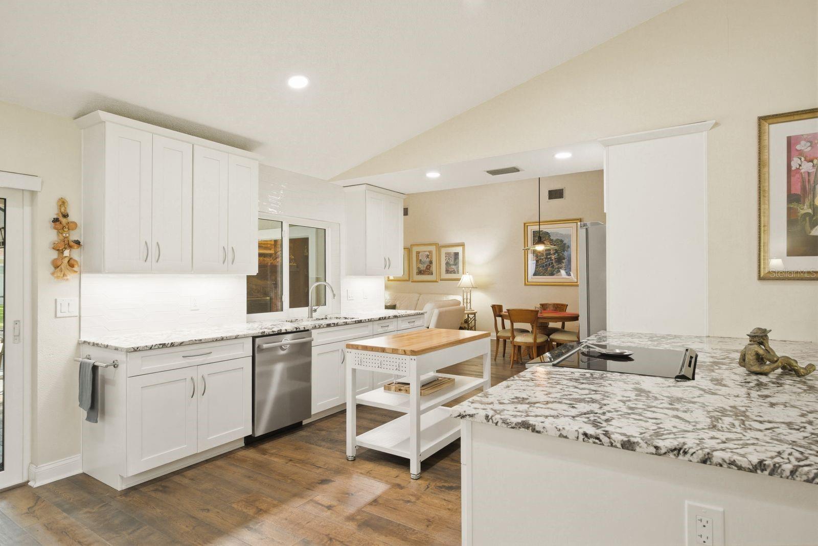 Listing photo id 6 for 1736 Pine Hill Court