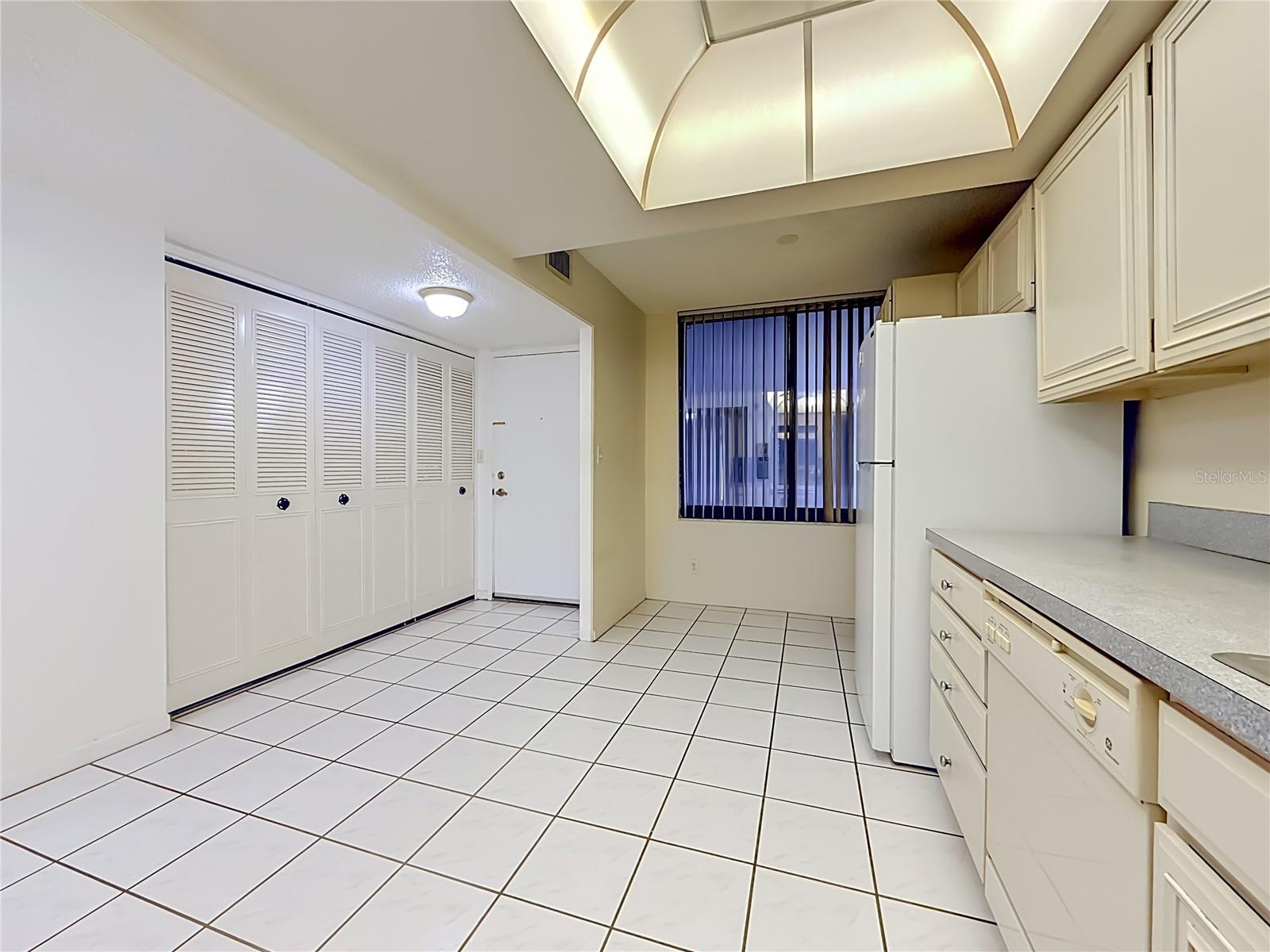 Image 8 of 78 For 7100 Sunset Way 207