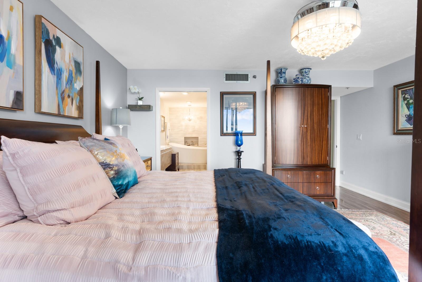 Image 29 of 86 For 1600 Gulf Boulevard 717