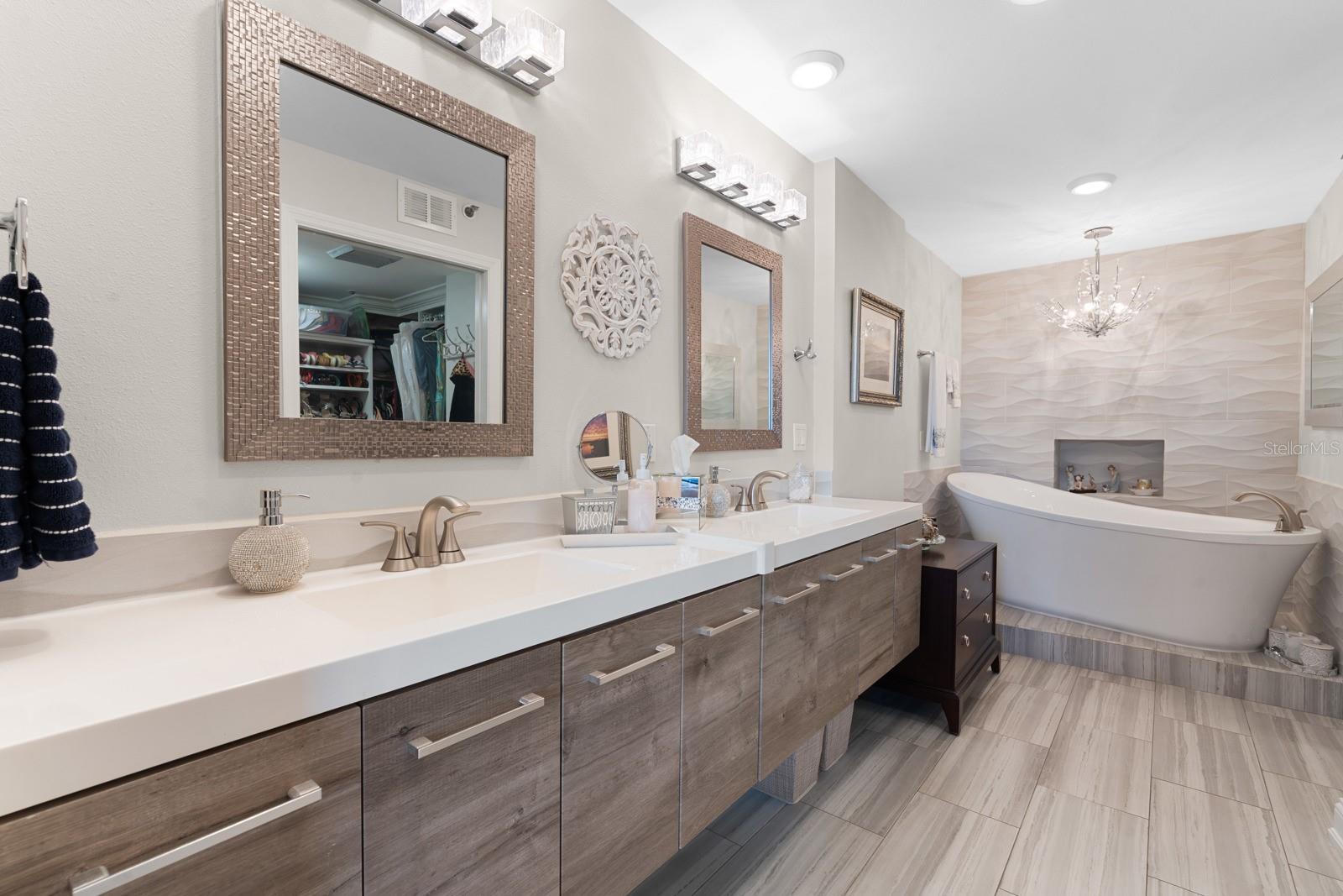 Image 36 of 86 For 1600 Gulf Boulevard 717