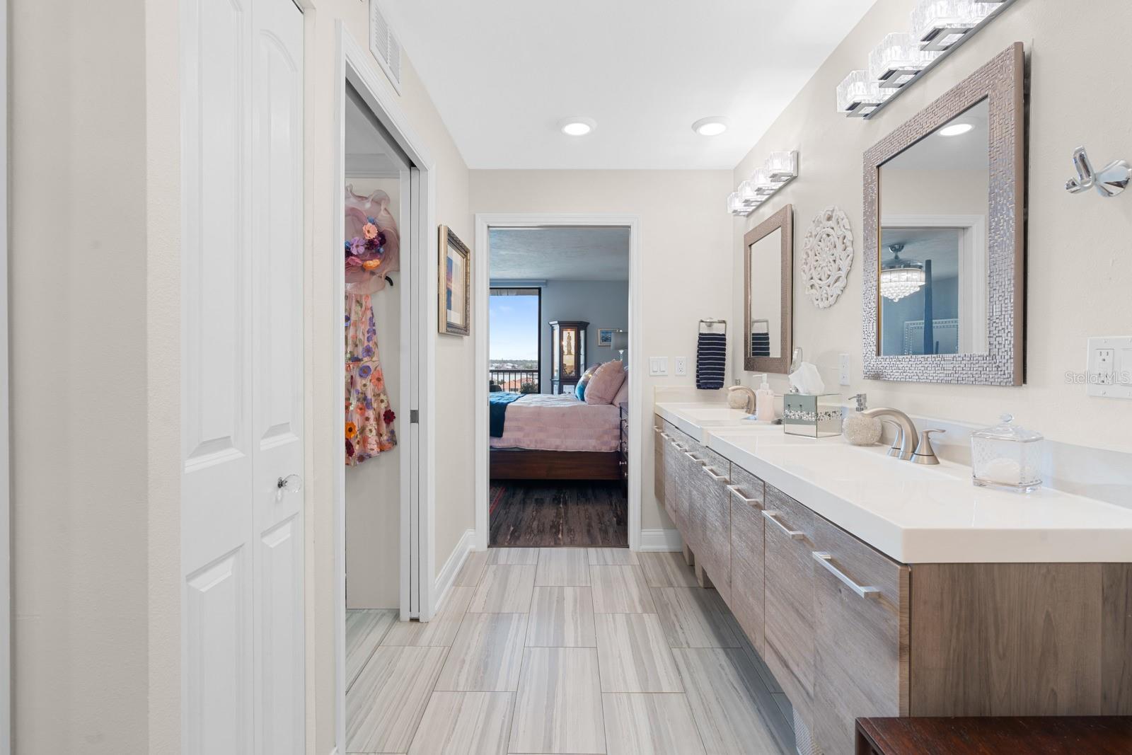 Image 39 of 86 For 1600 Gulf Boulevard 717