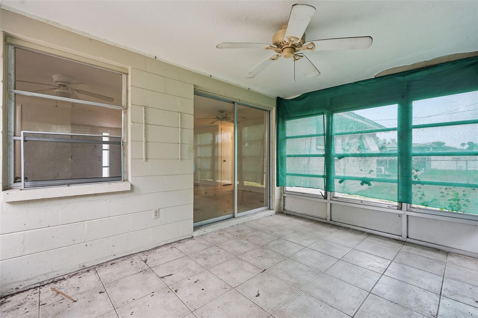 Listing photo id 14 for 1039 Clairborne Street